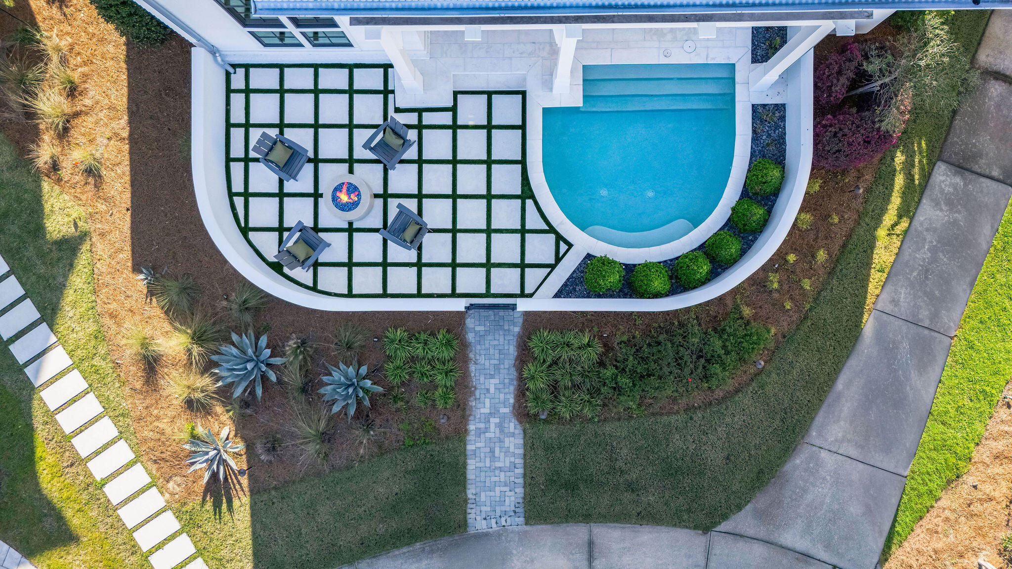 CHURCHILL OAKS - Residential