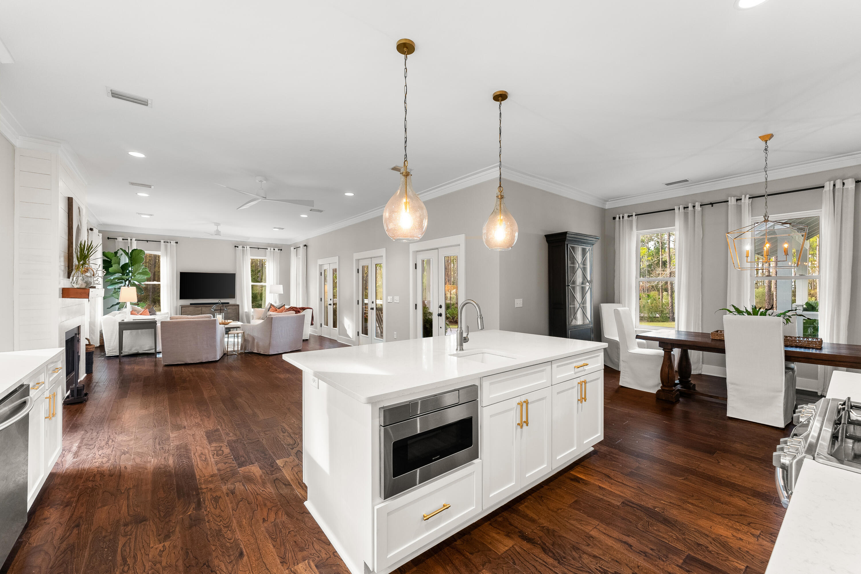 WHISPERING PINES - Residential