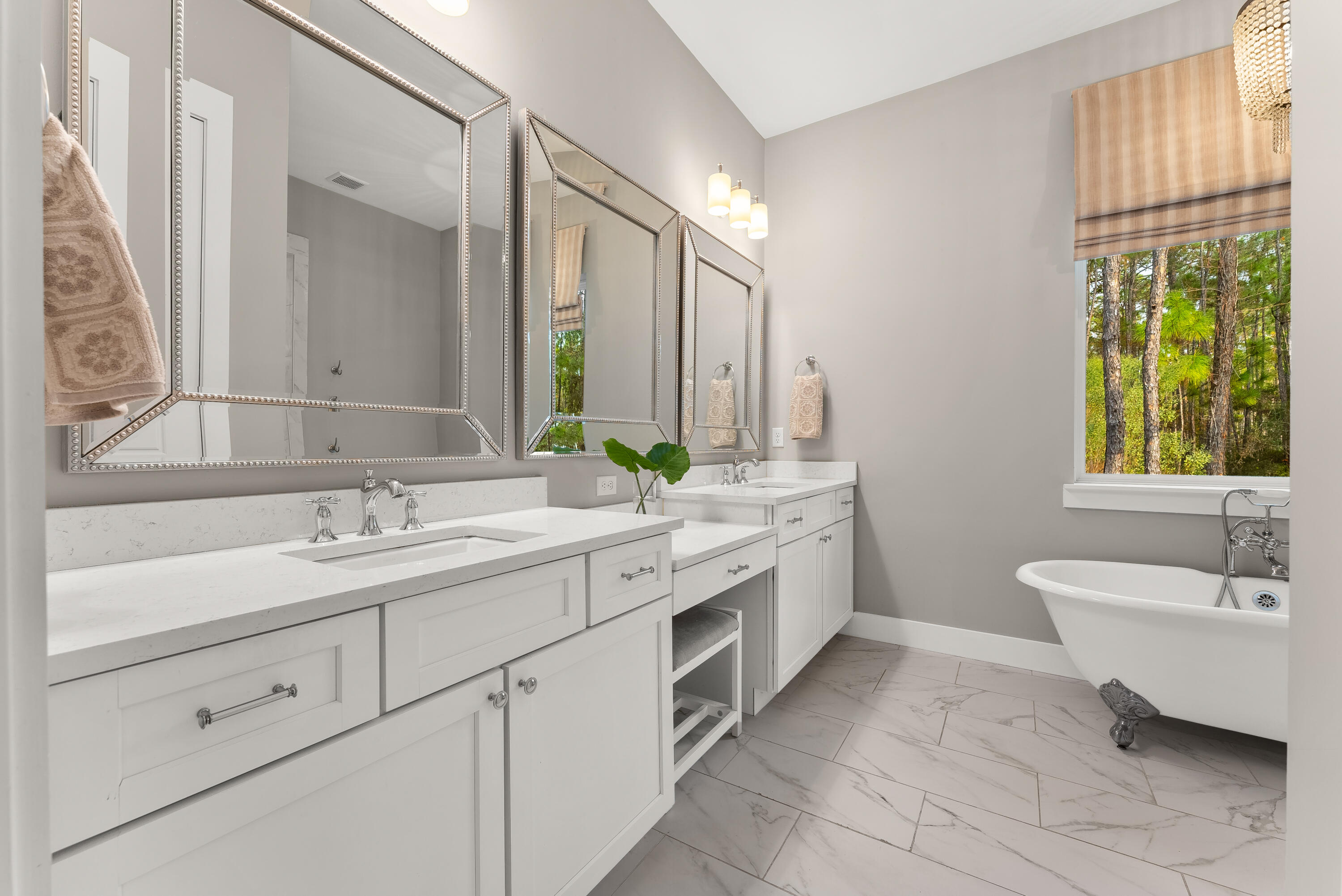 WHISPERING PINES - Residential