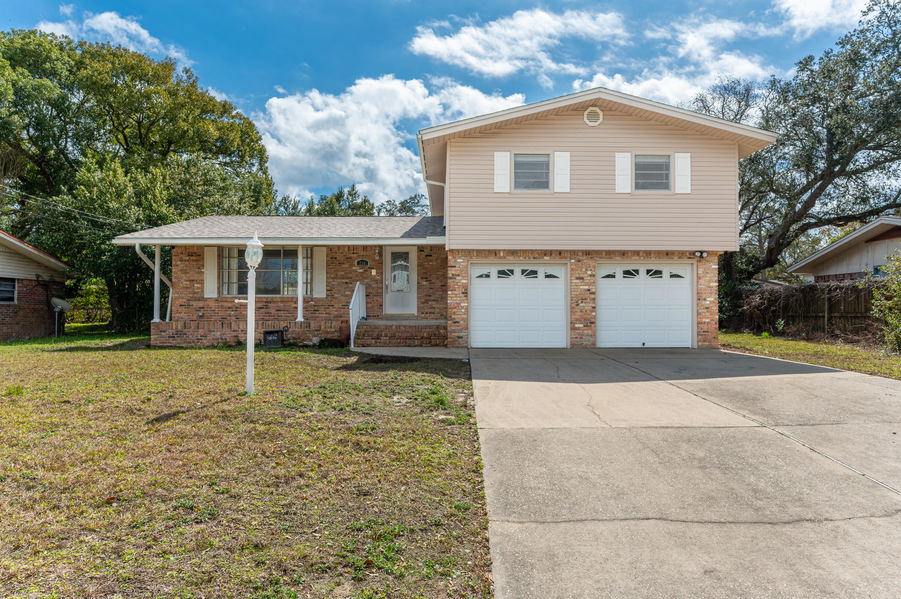 BAYOU WOODS 1ST ADDN - Residential