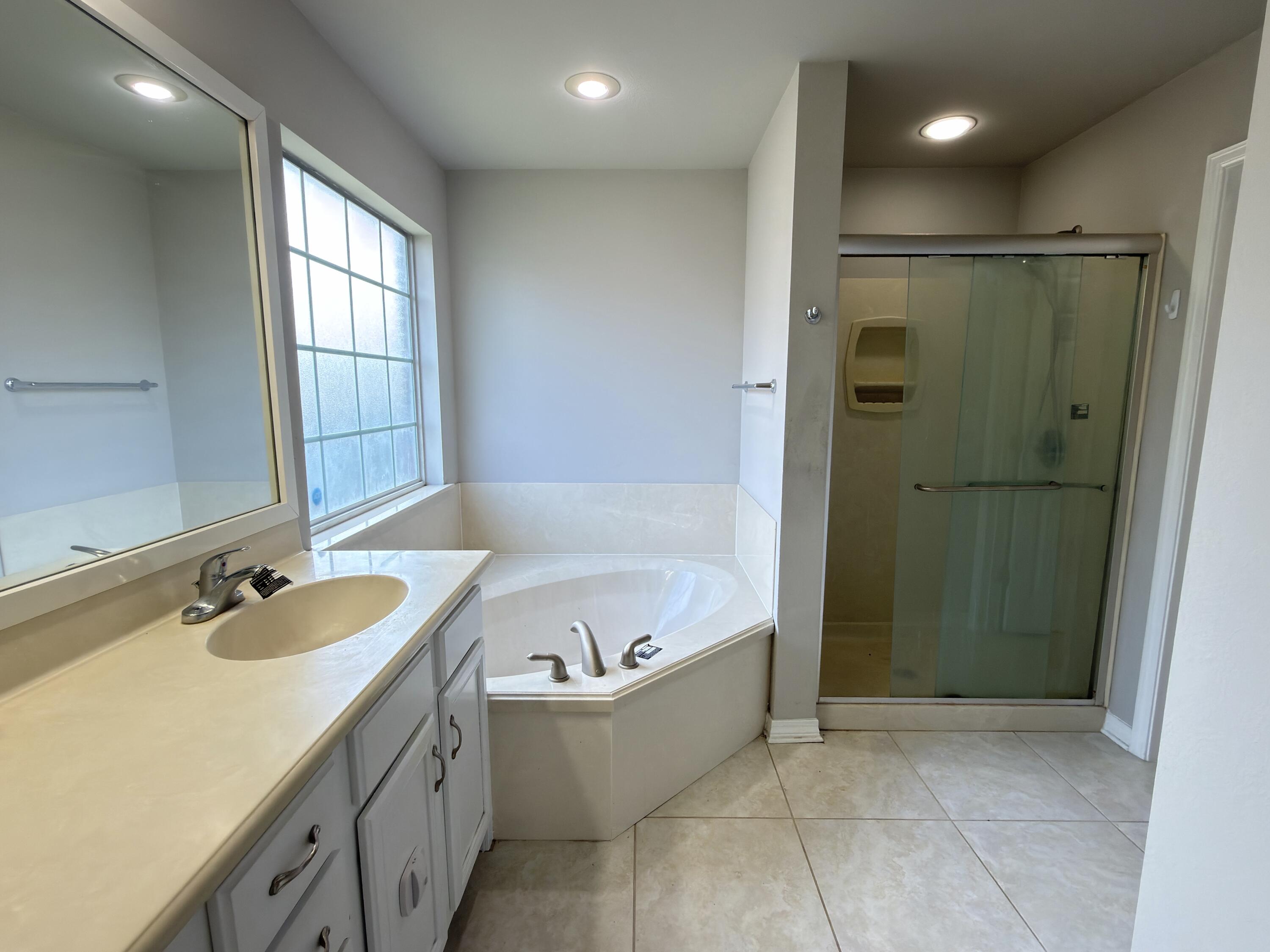 SEASHORE VILLAGE - Residential