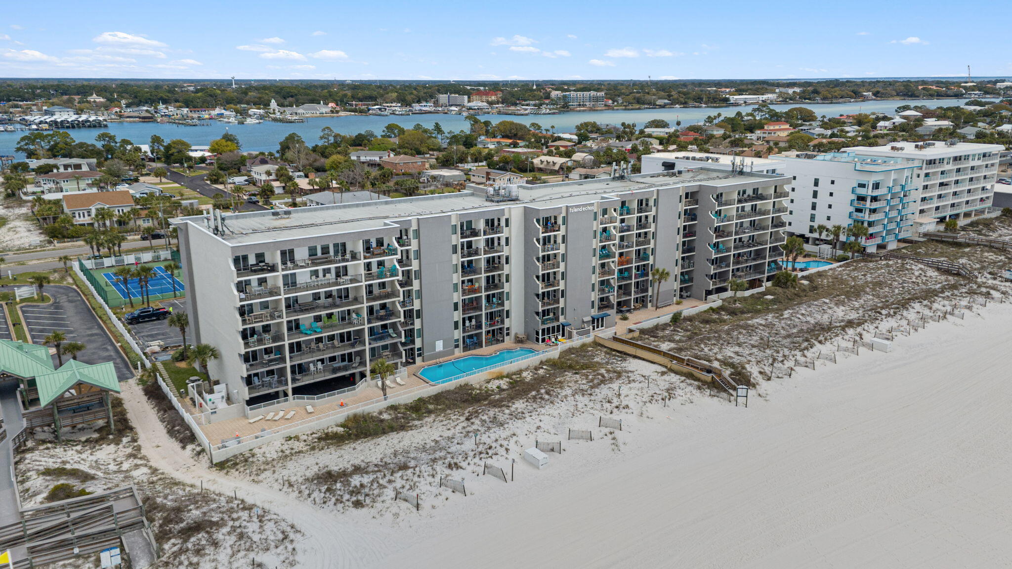 ISLAND ECHO CONDO - Residential
