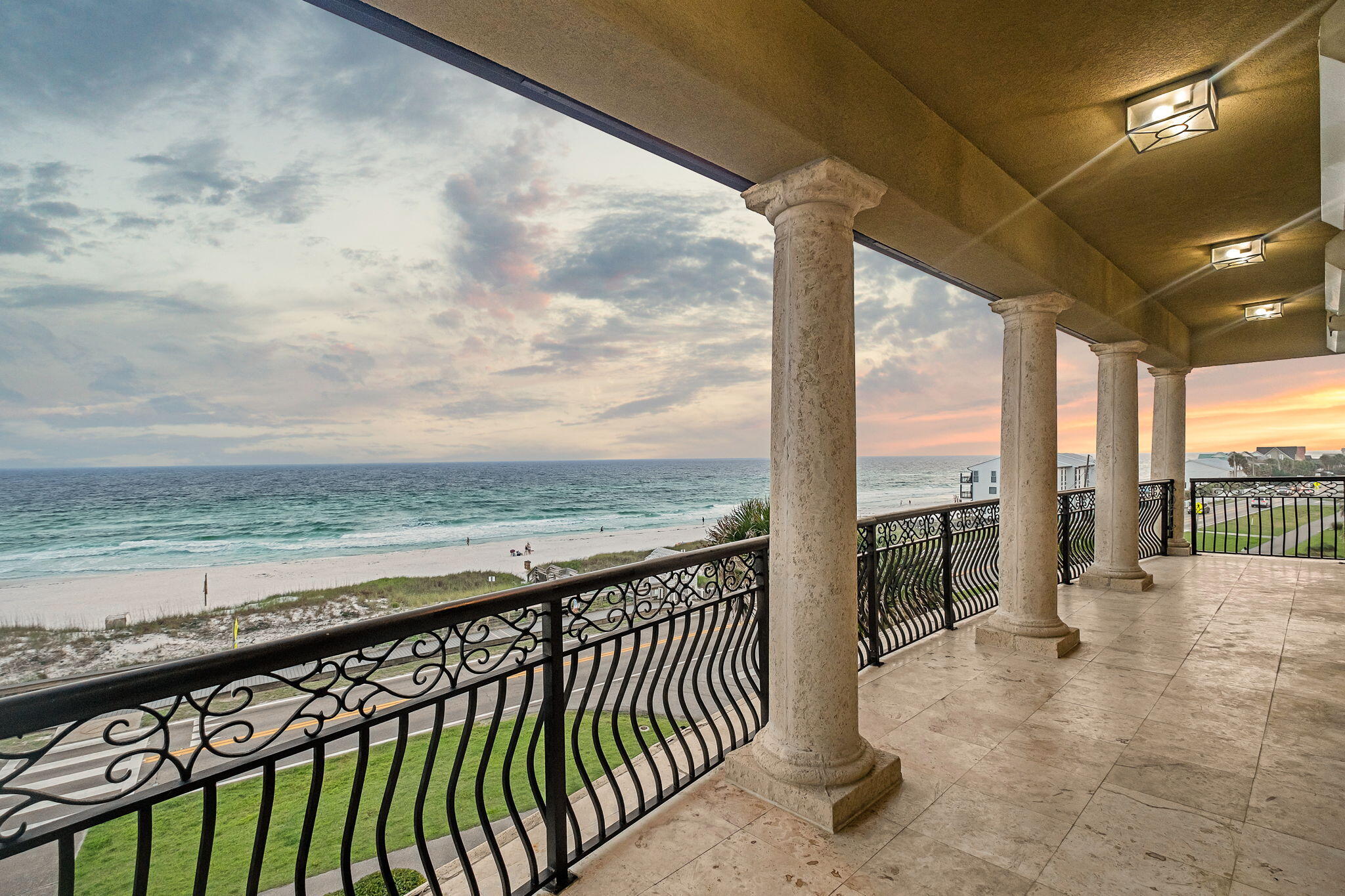 MARAVILLA SHORES - Residential