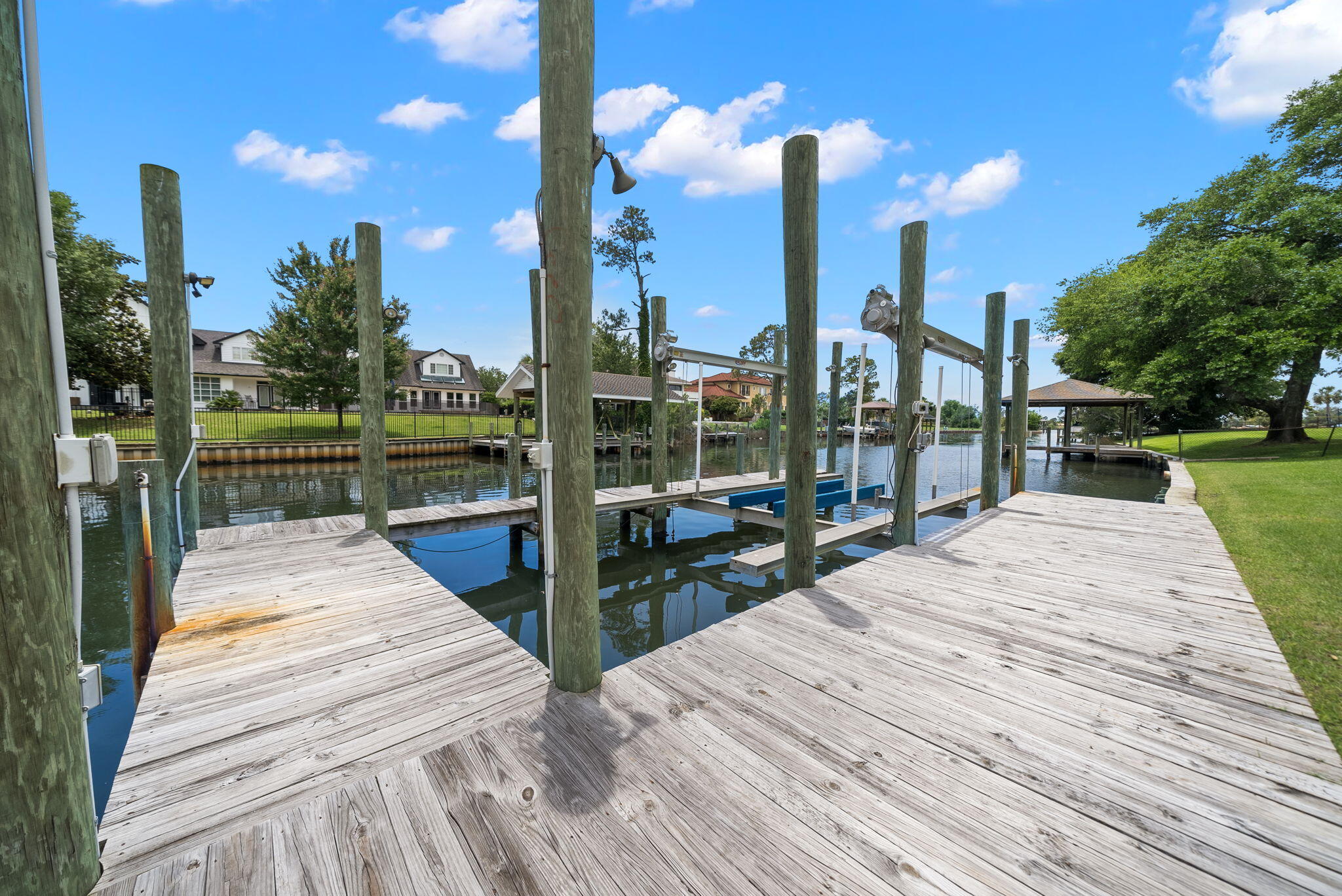 KINGS POINT - Residential