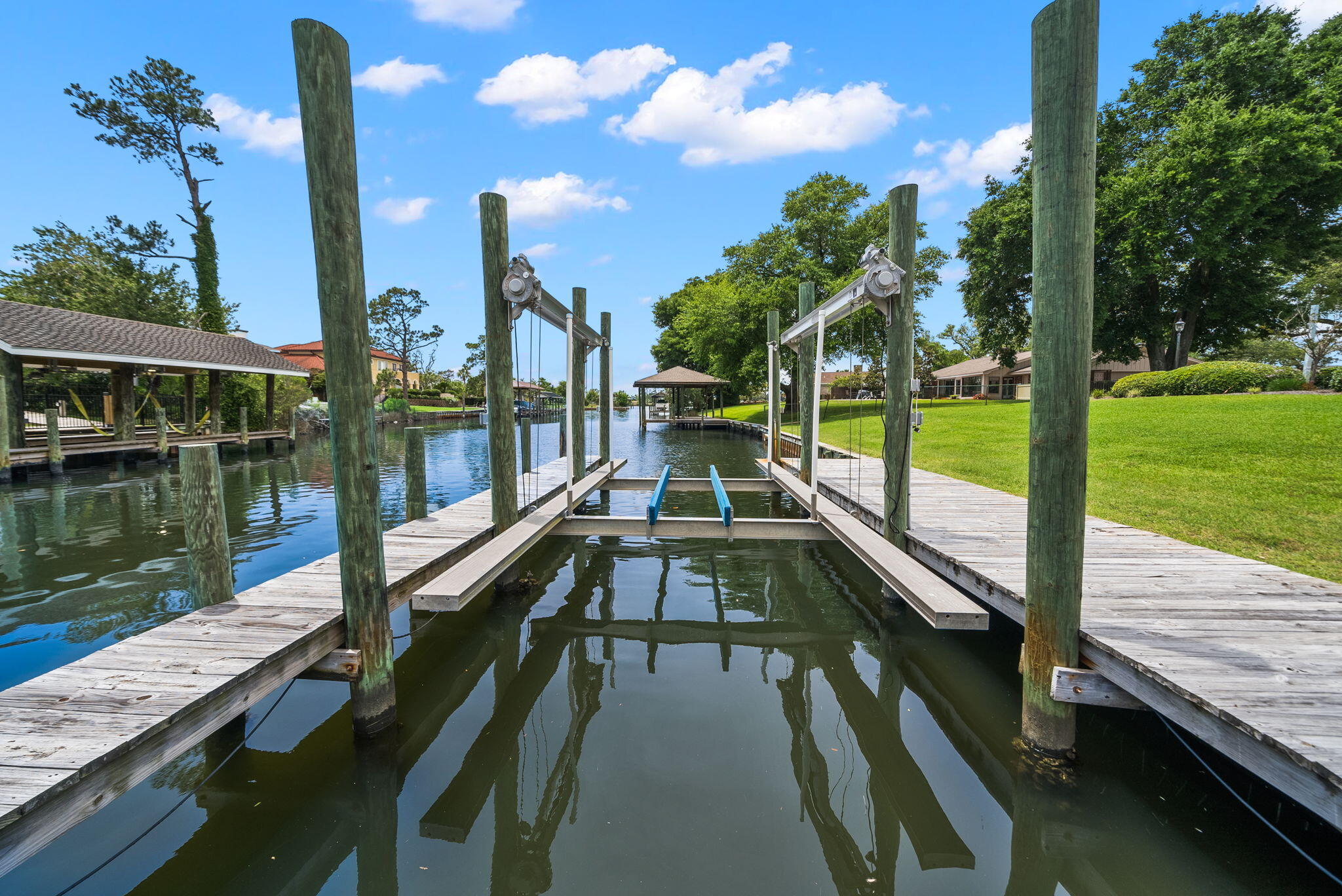 KINGS POINT - Residential