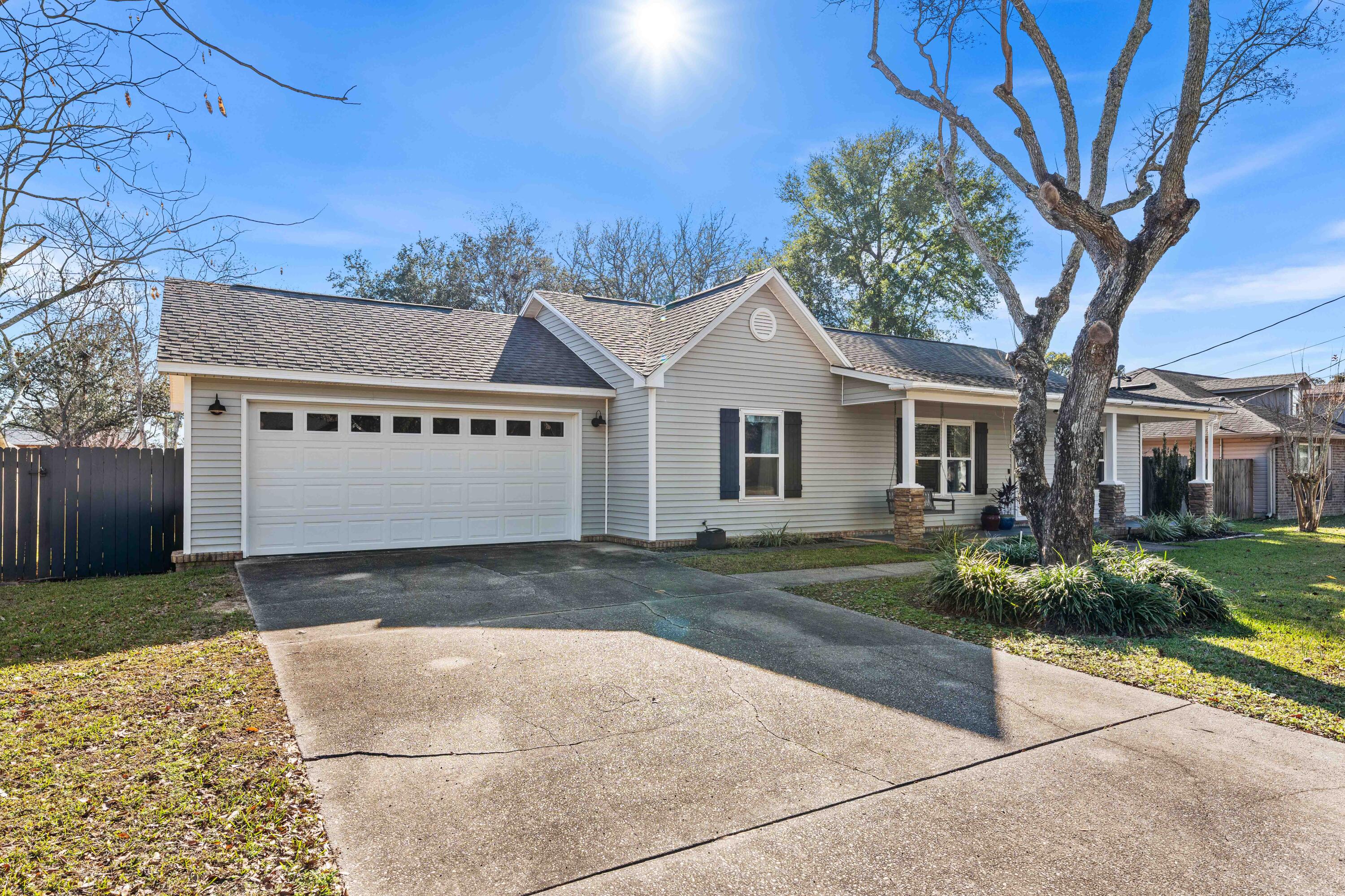 COUNTRY BREEZE ESTATES - Residential