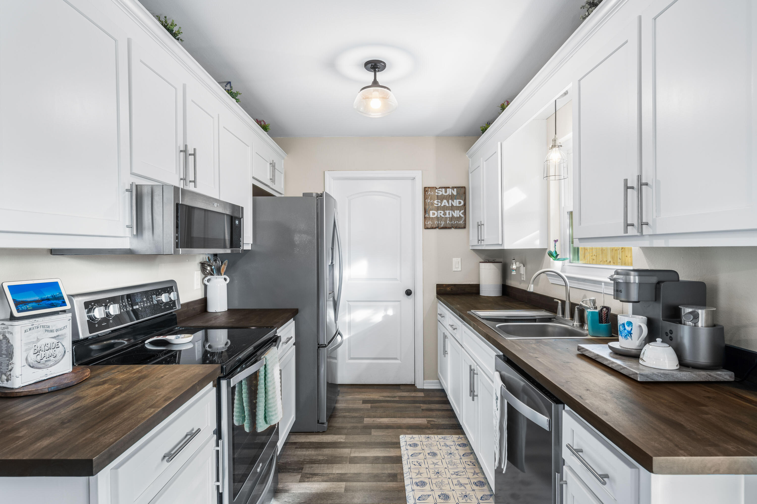COUNTRY BREEZE ESTATES - Residential