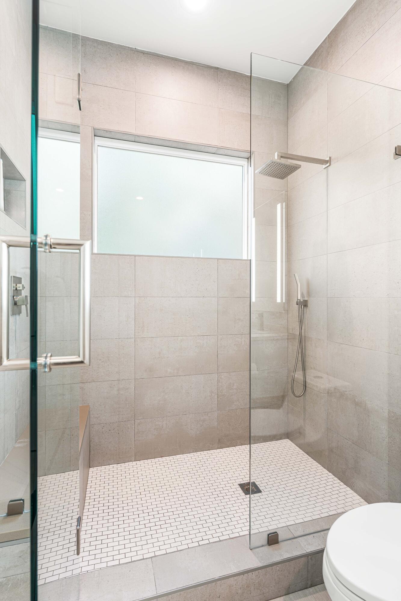 SEABREEZE EAST - Residential