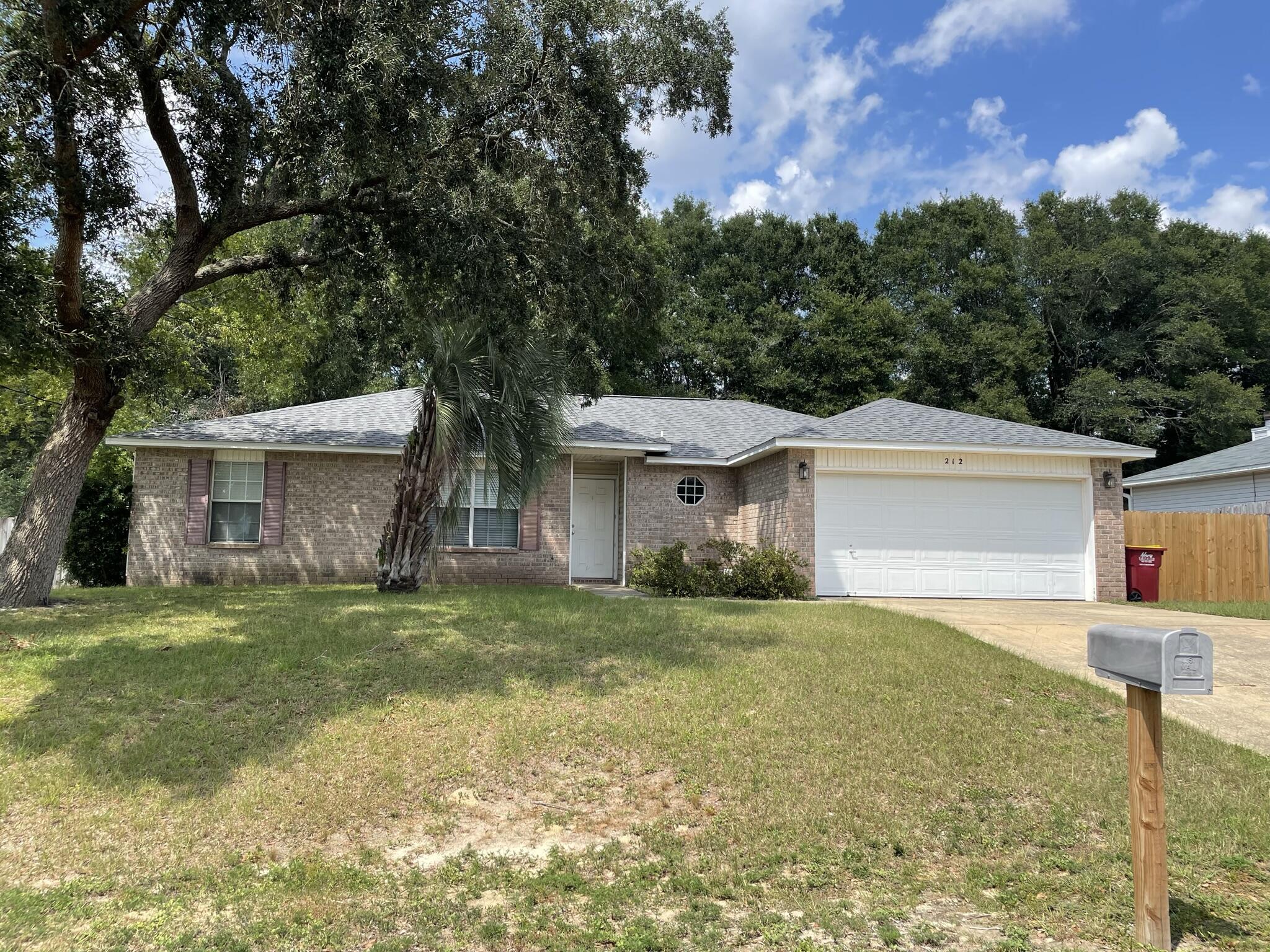 COUNTRYVIEW ESTATES 8TH ADDN - Residential Lease