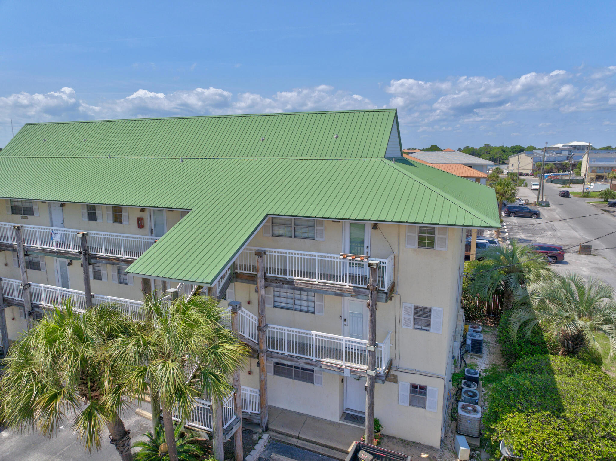 ISLAND WIND UNIT 304 - Residential