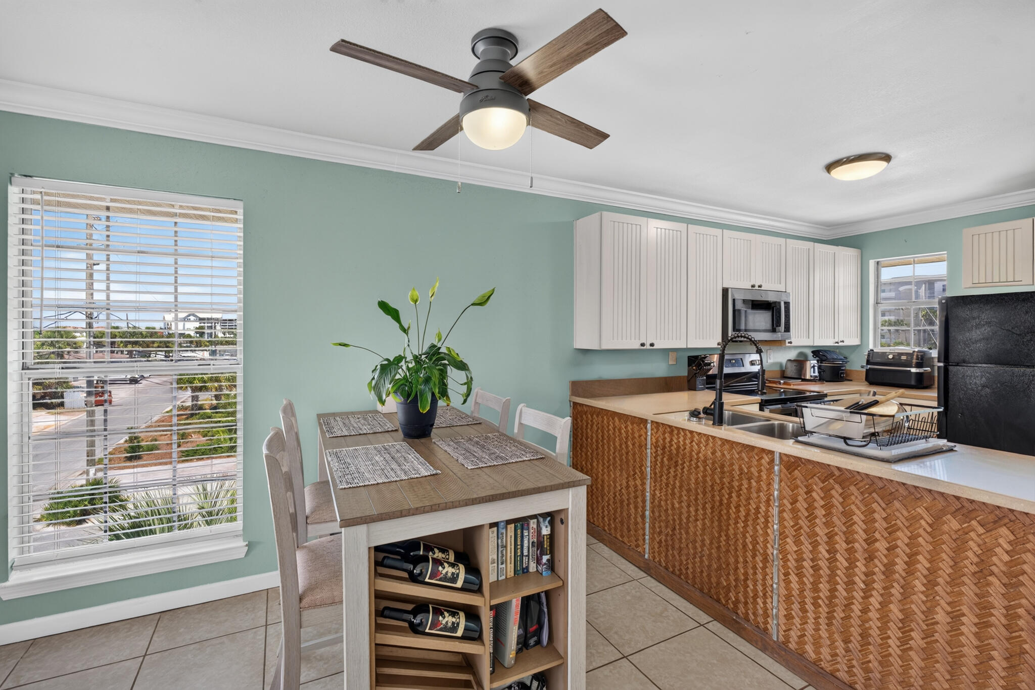 ISLAND WIND UNIT 304 - Residential