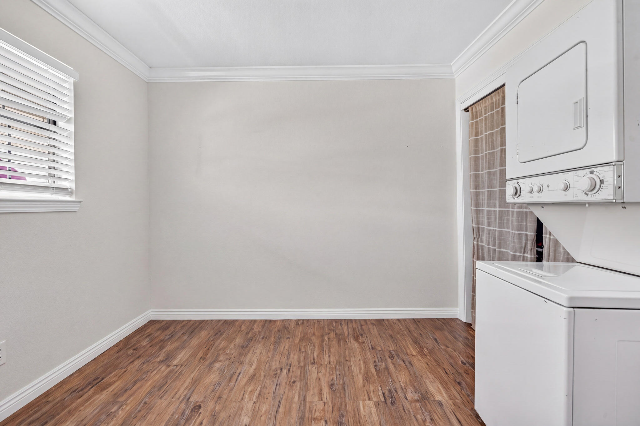 ISLAND WIND UNIT 304 - Residential