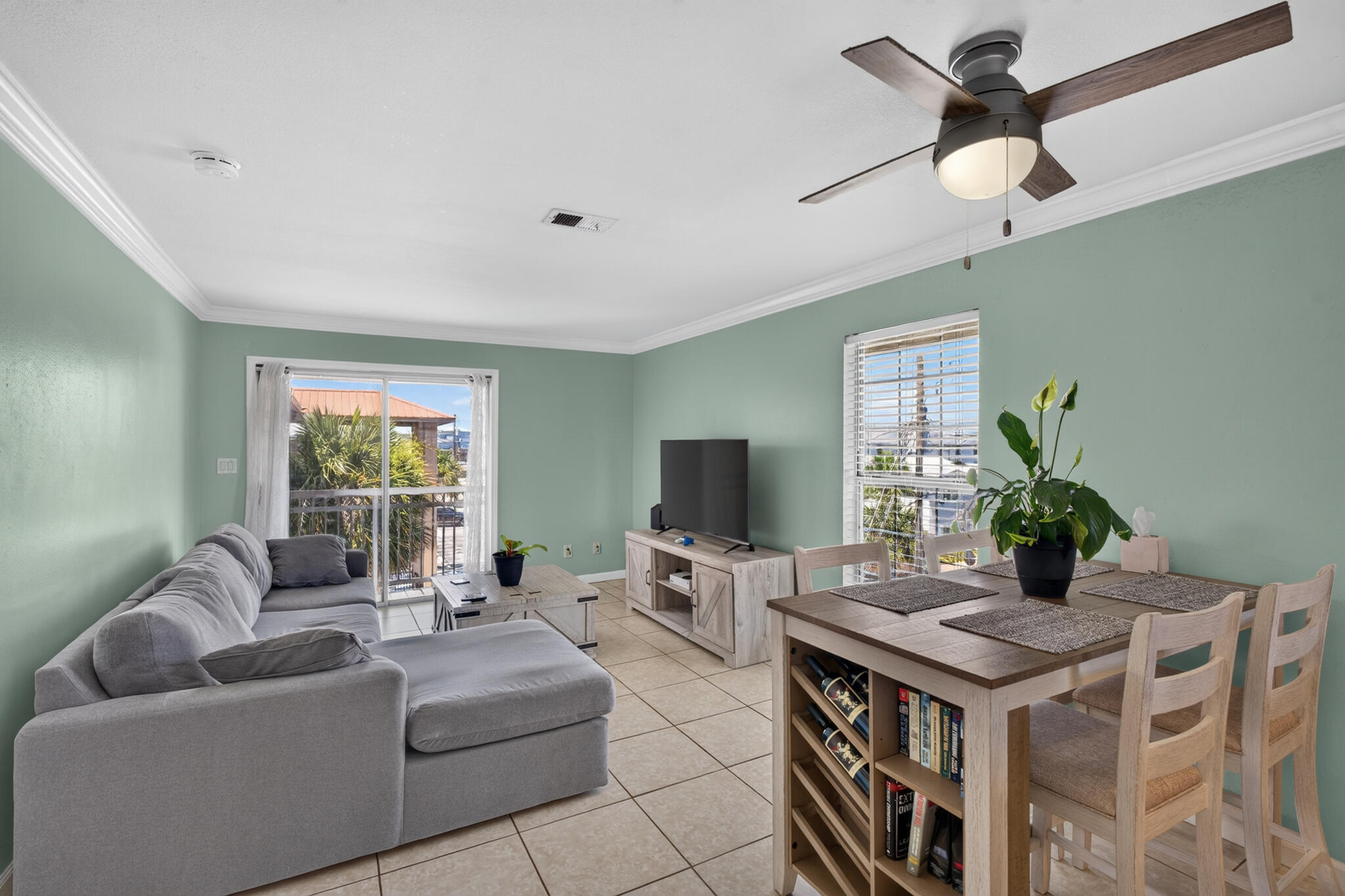 ISLAND WIND UNIT 304 - Residential