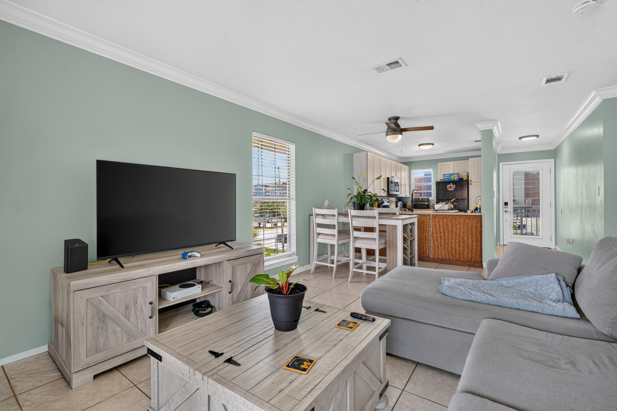 ISLAND WIND UNIT 304 - Residential
