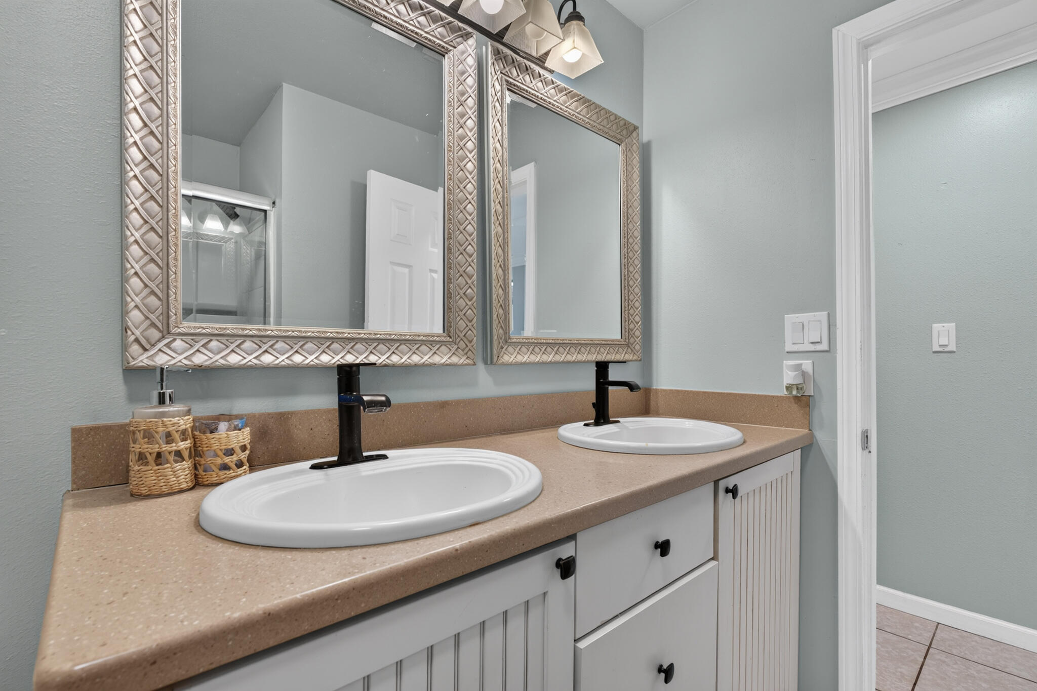 ISLAND WIND UNIT 304 - Residential