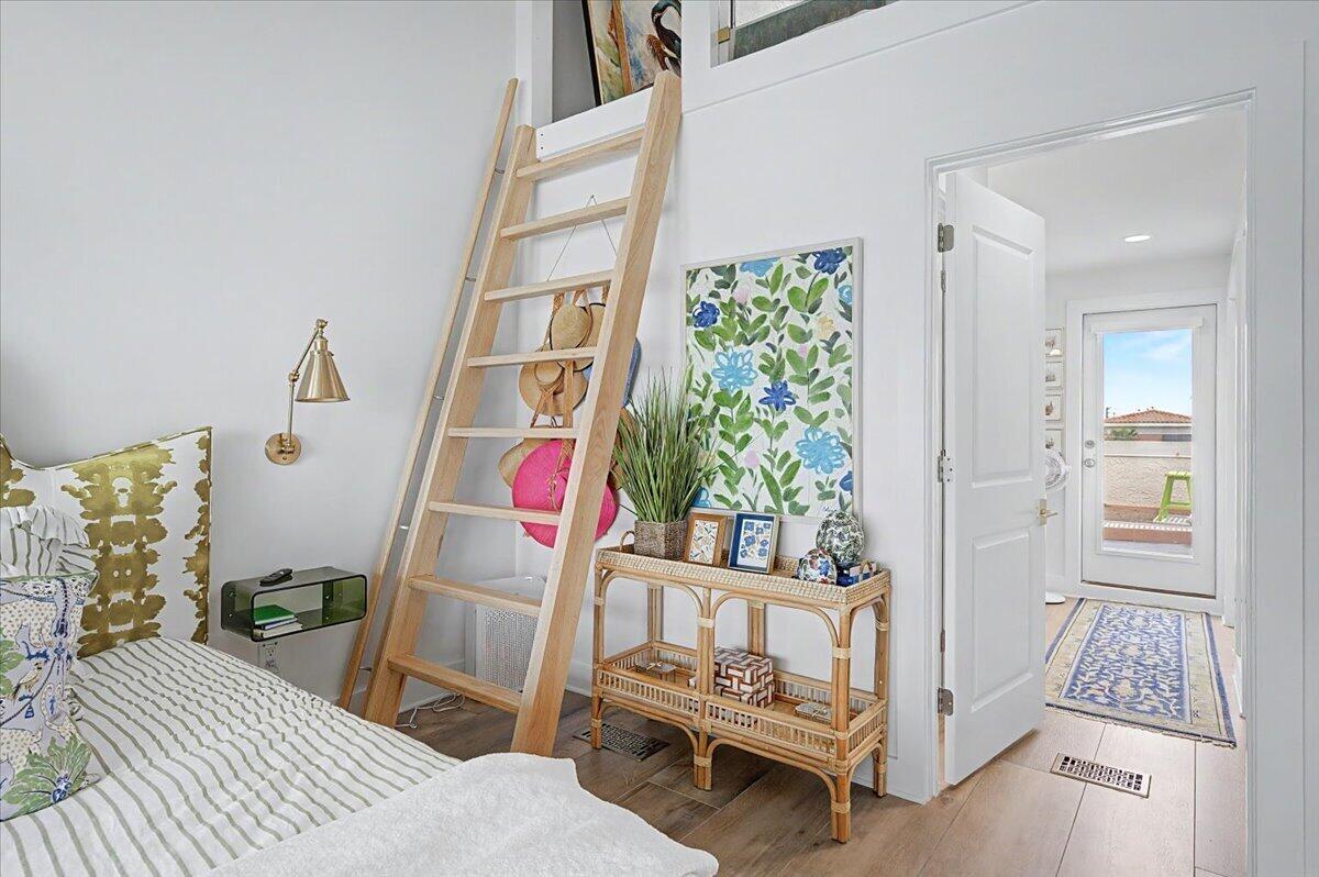 SEAFARER CONDO - Residential