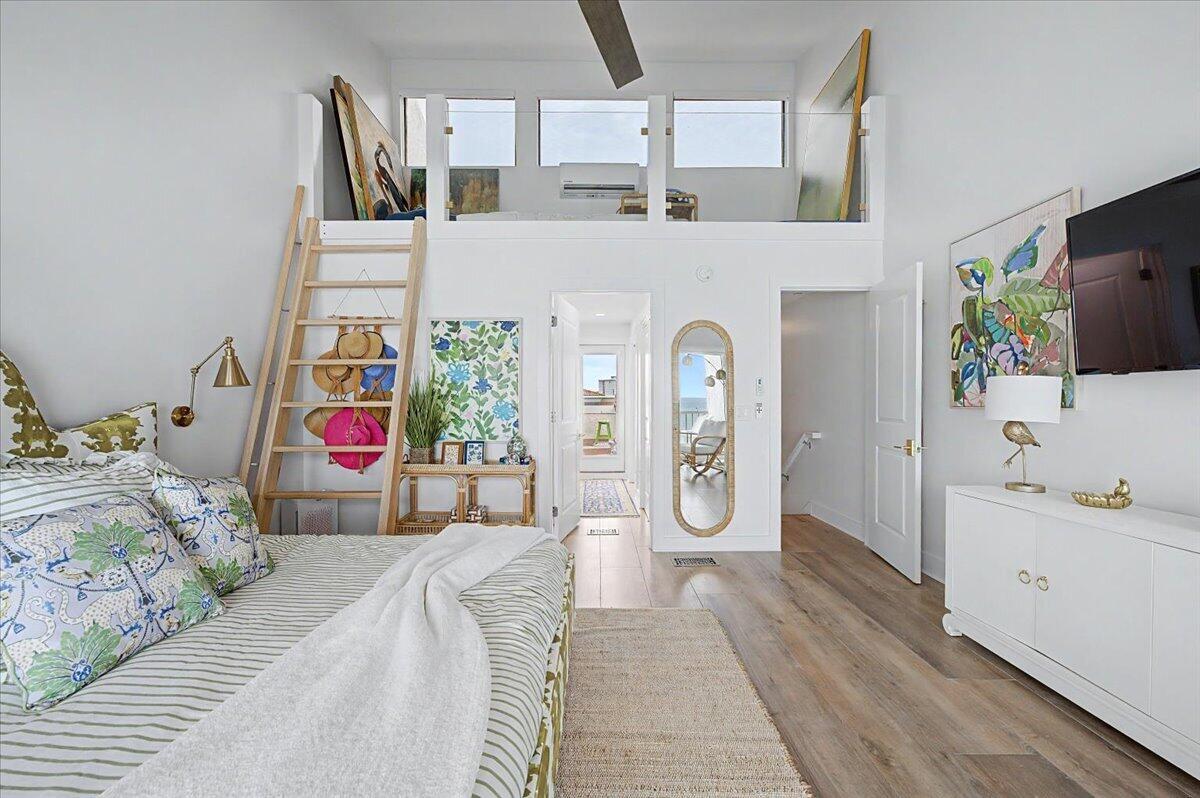 SEAFARER CONDO - Residential