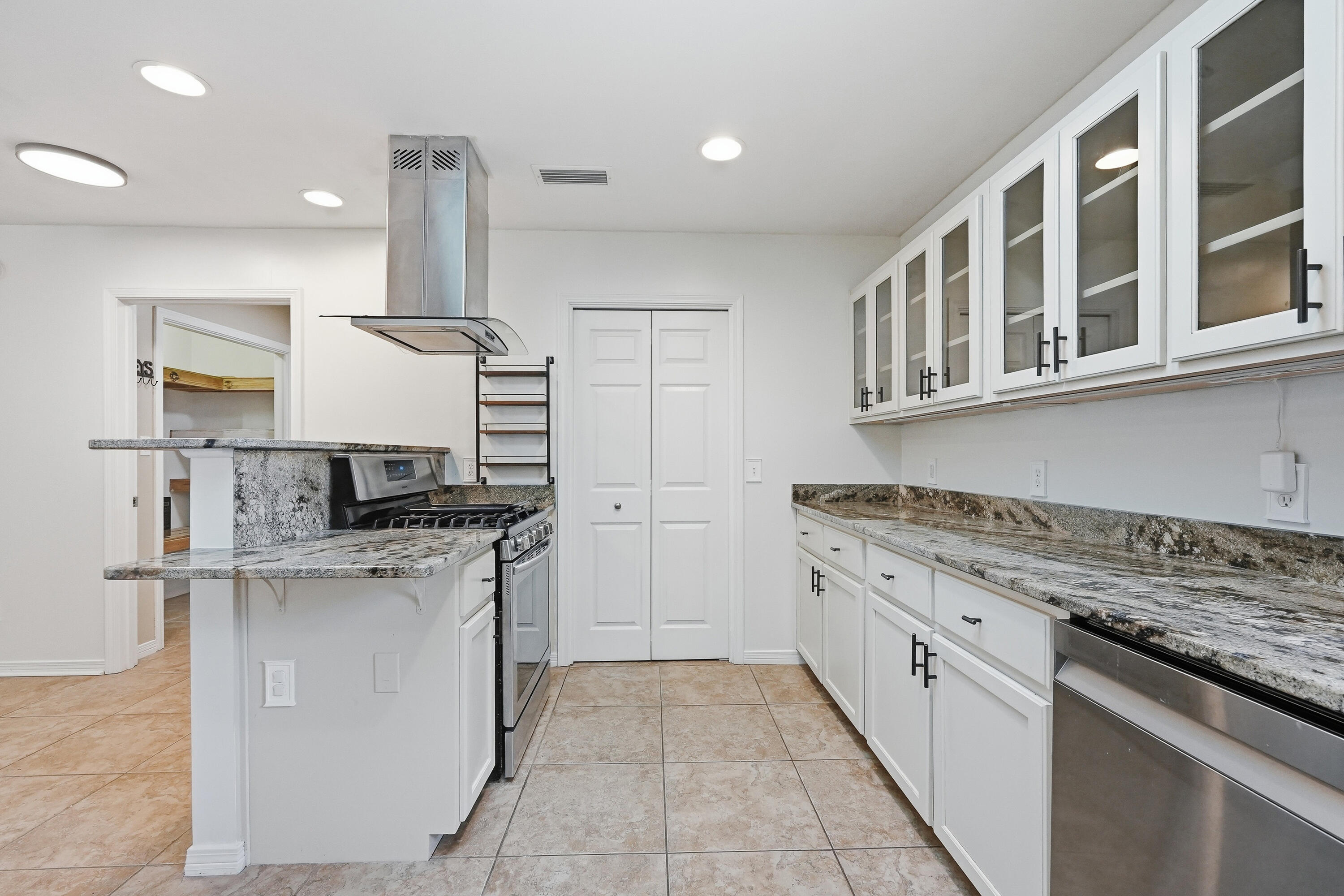 PARKWOOD ESTATES PH 5 - Residential Lease