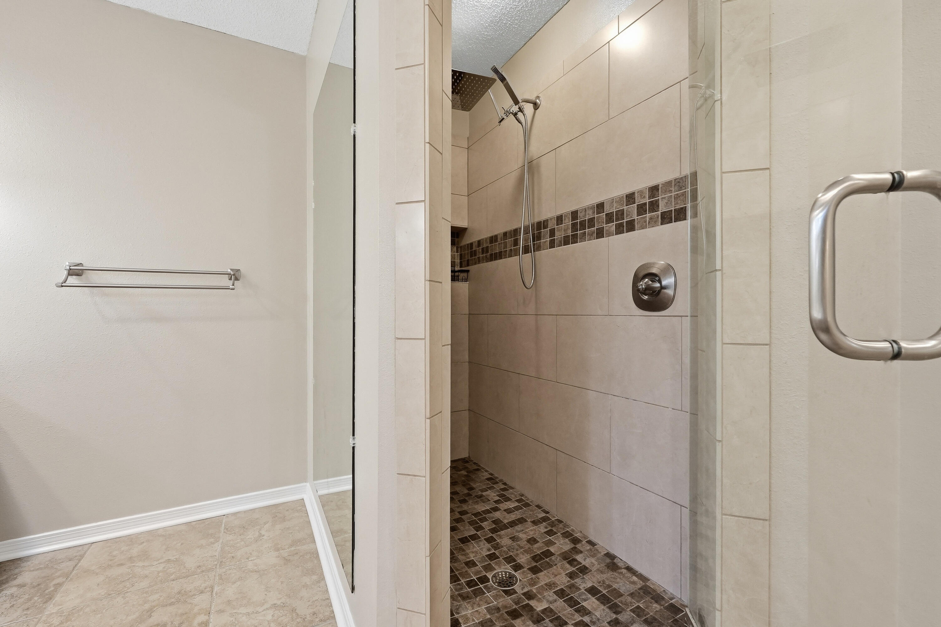 PARKWOOD ESTATES PH 5 - Residential Lease