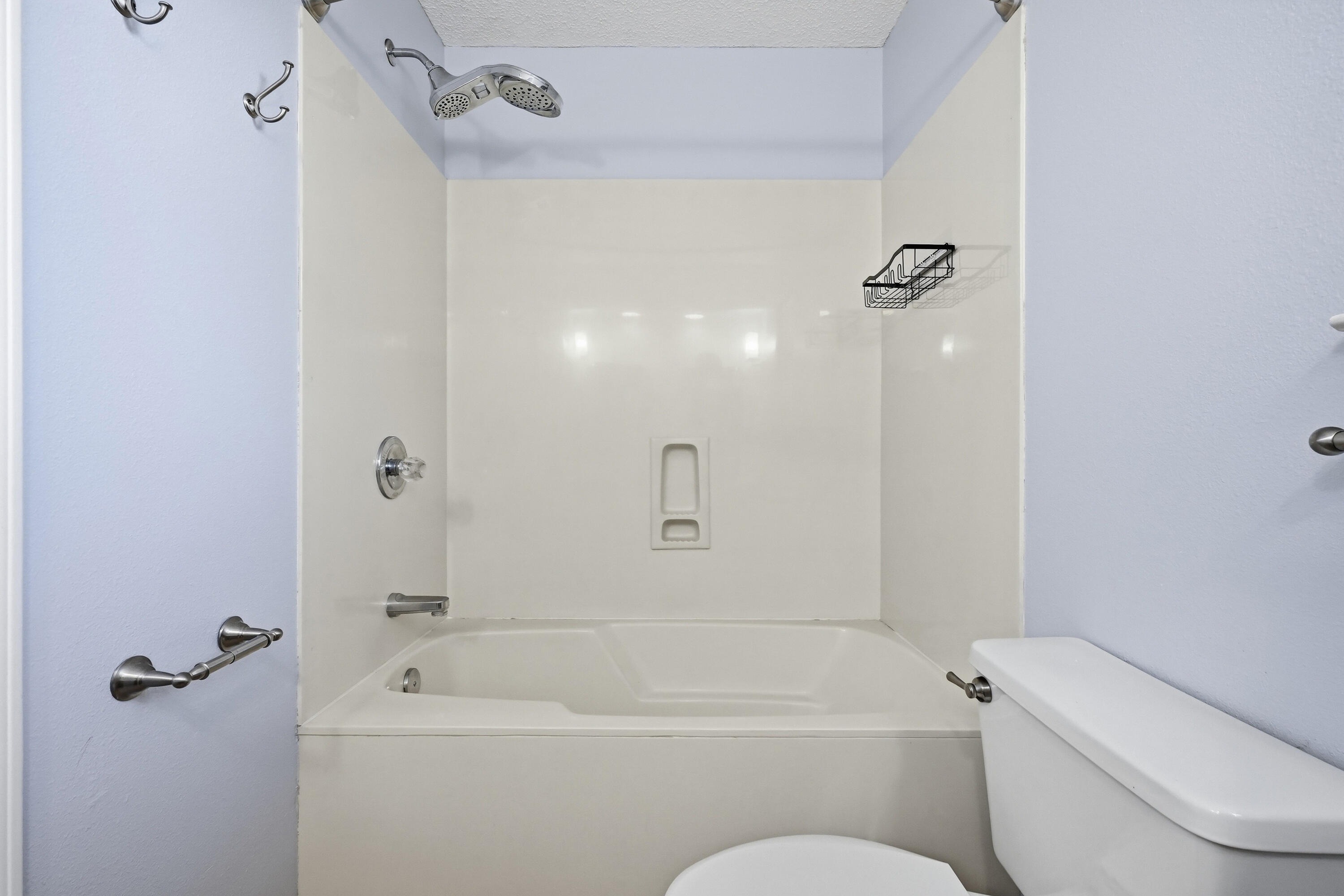 PARKWOOD ESTATES PH 5 - Residential Lease