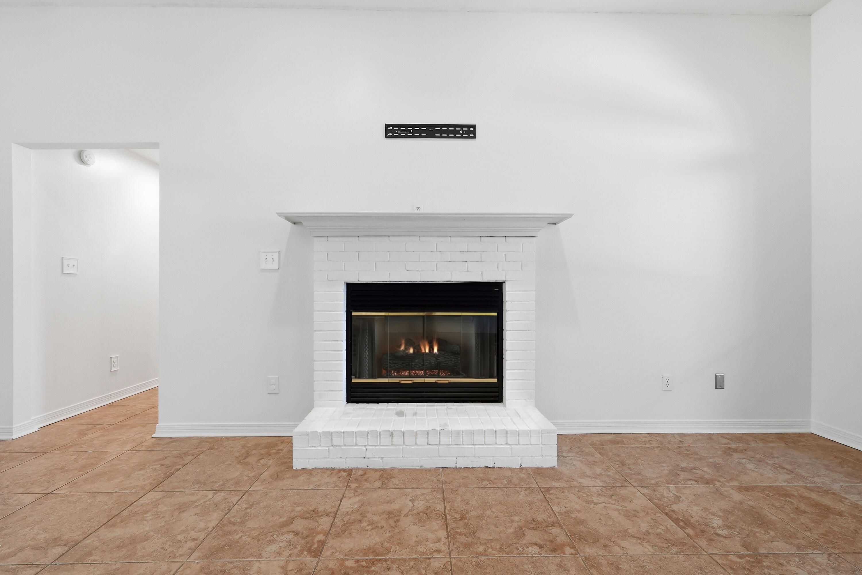 PARKWOOD ESTATES PH 5 - Residential Lease