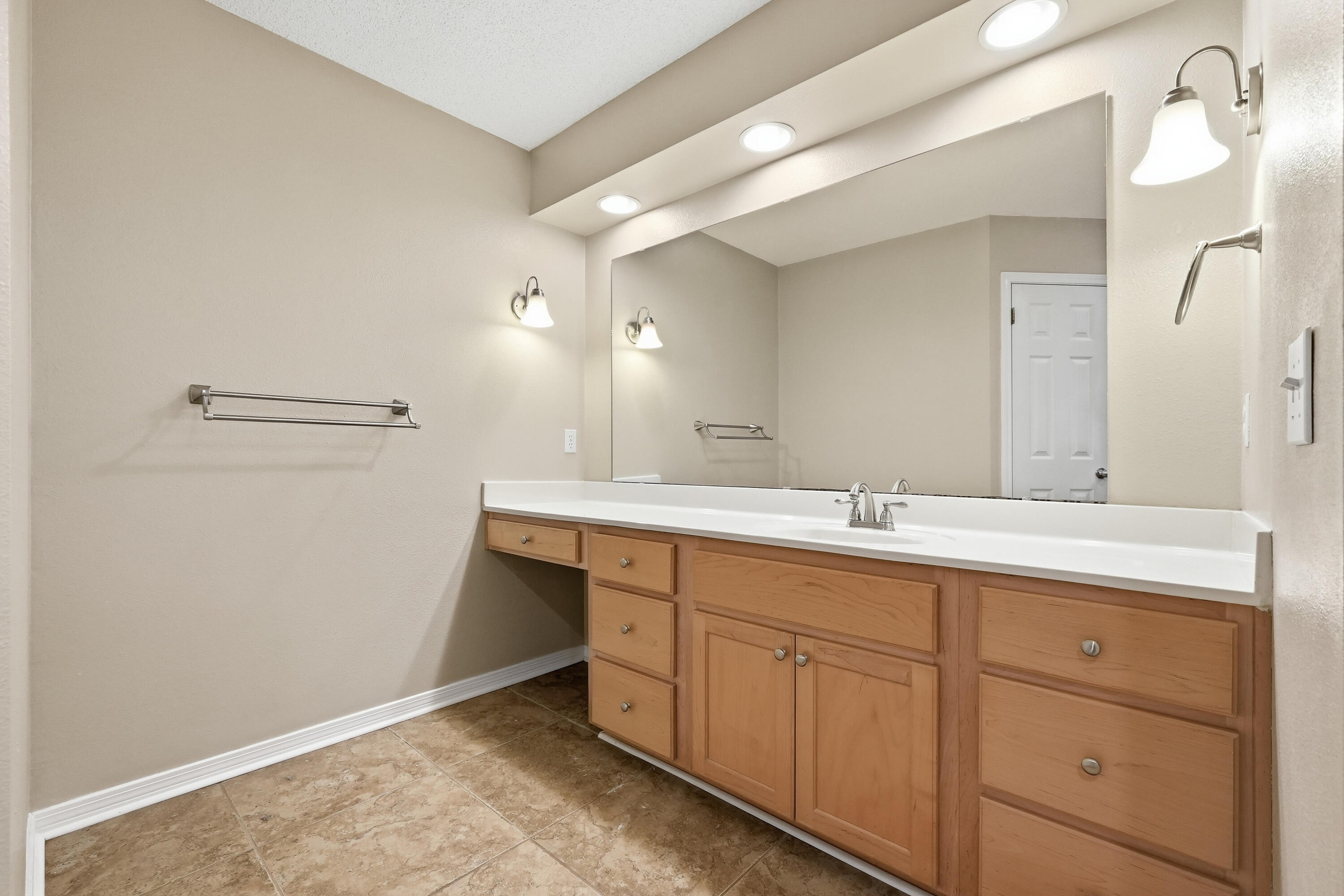 PARKWOOD ESTATES PH 5 - Residential Lease