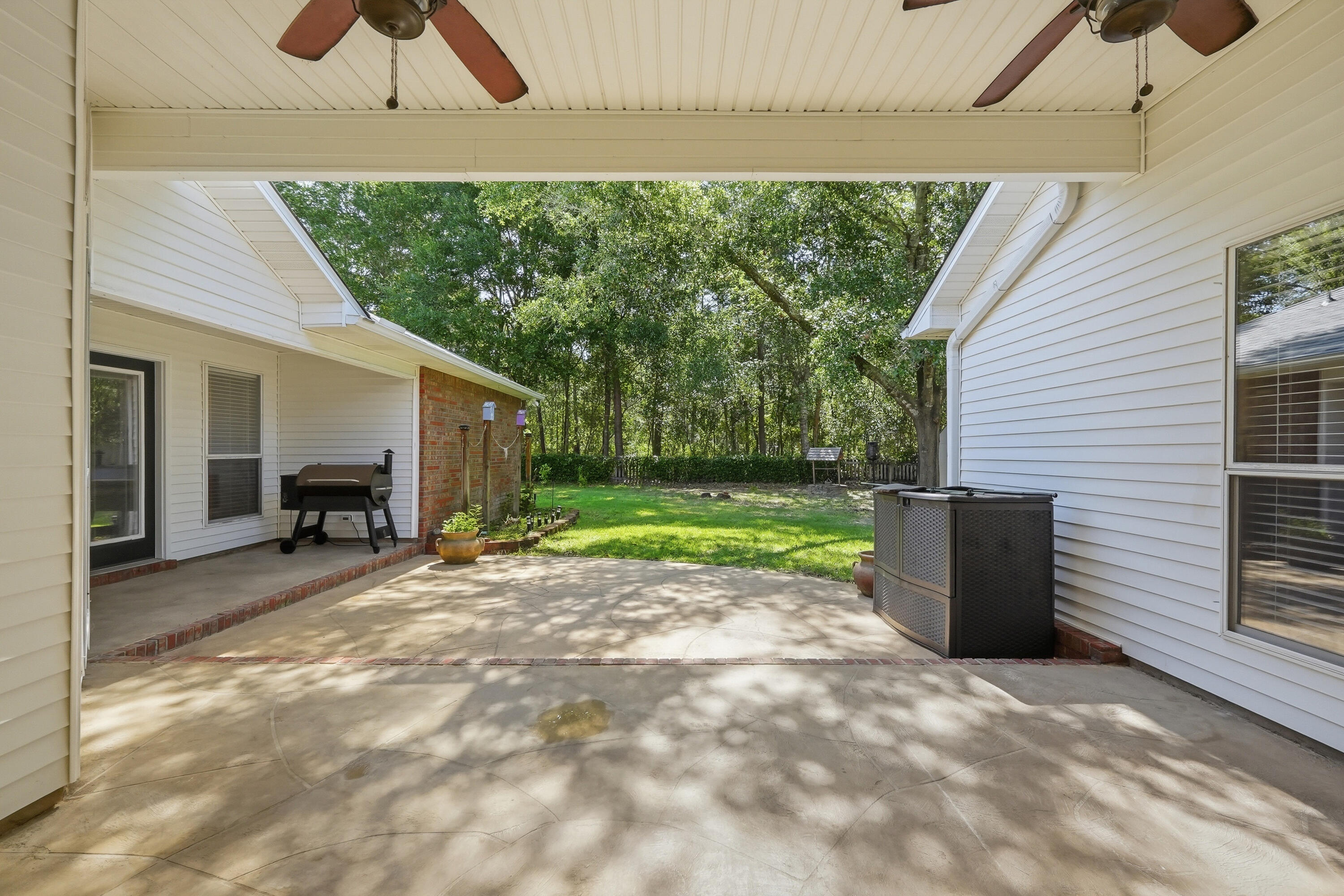 PARKWOOD ESTATES PH 5 - Residential Lease