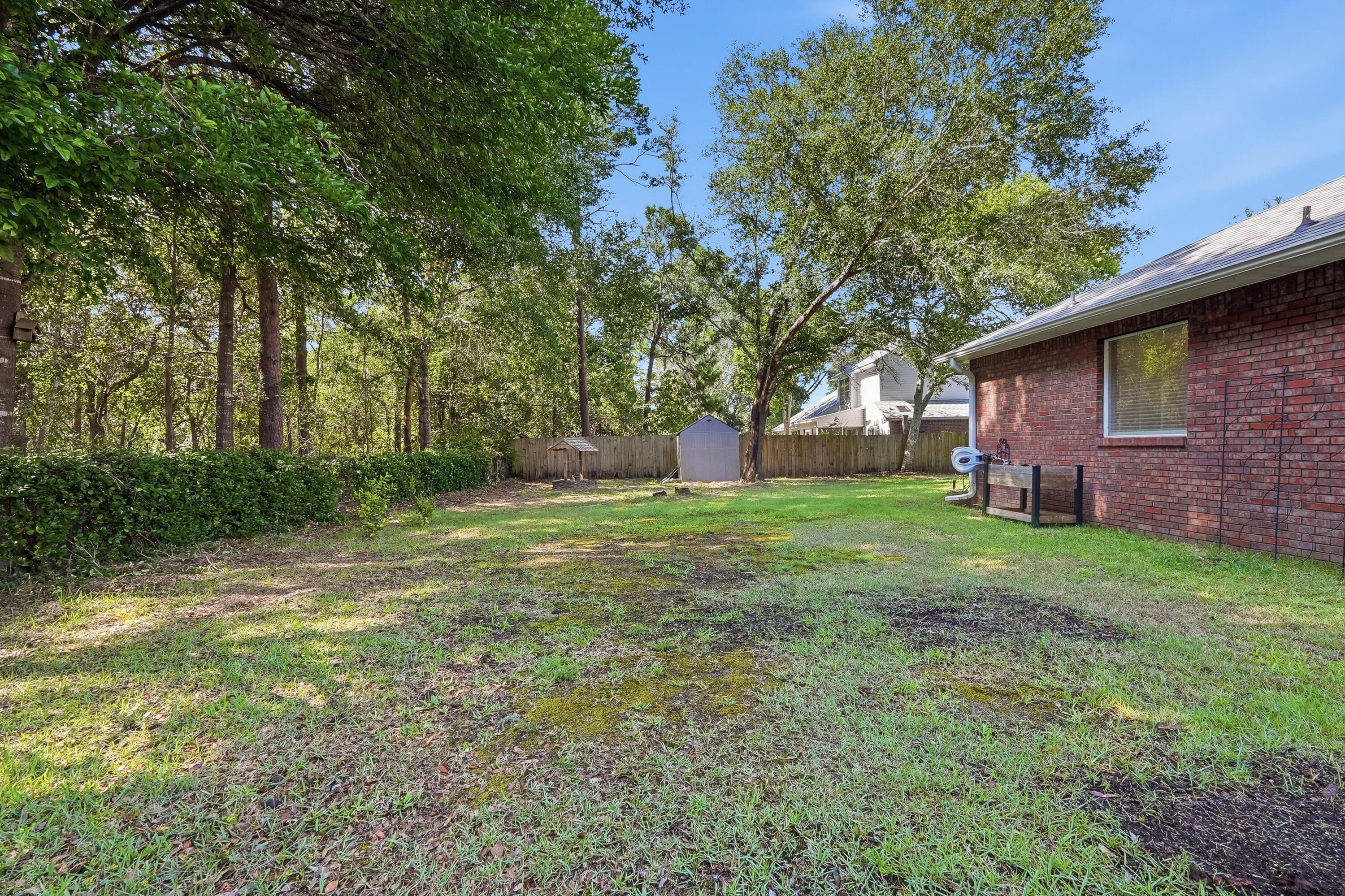 PARKWOOD ESTATES PH 5 - Residential Lease