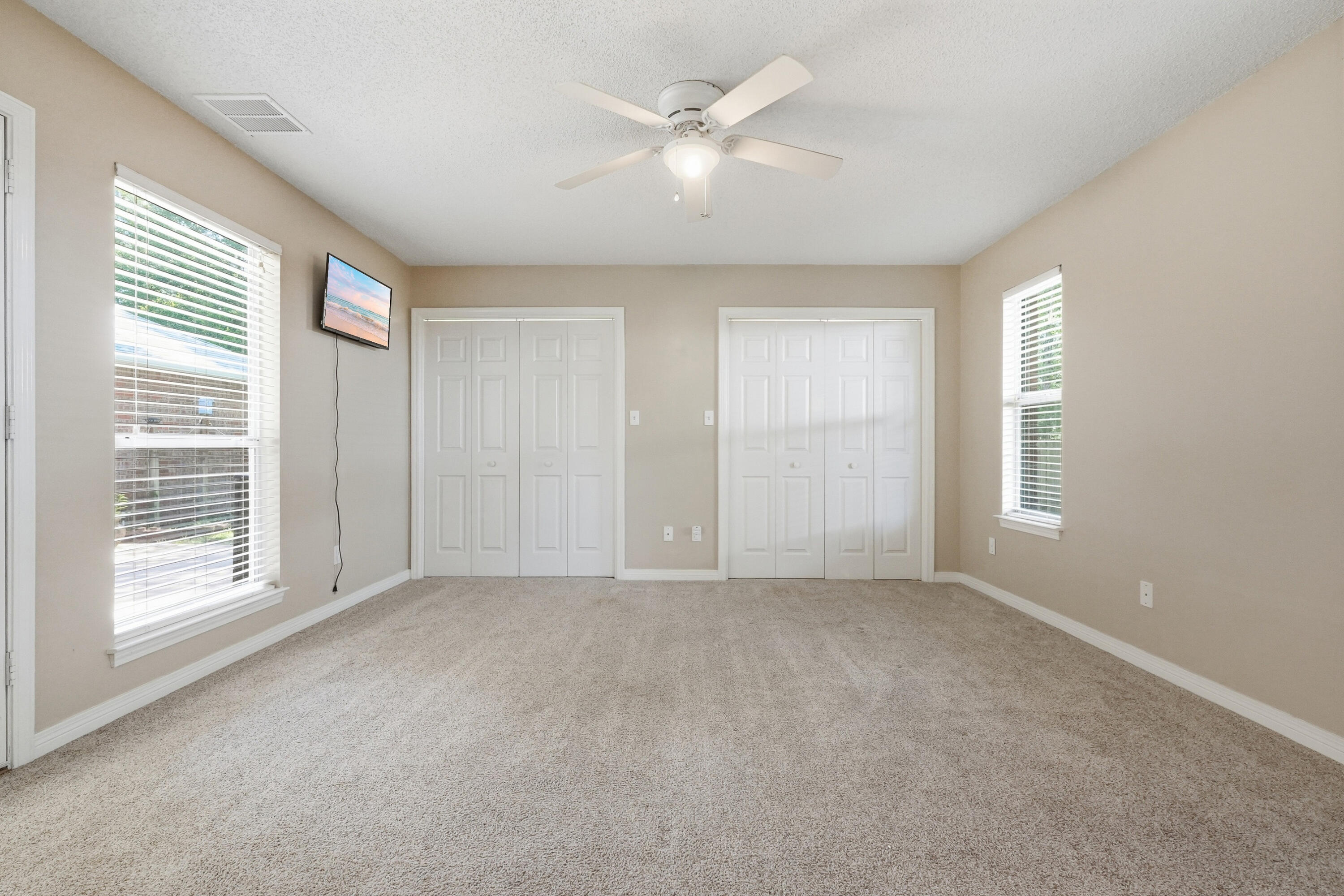 PARKWOOD ESTATES PH 5 - Residential Lease