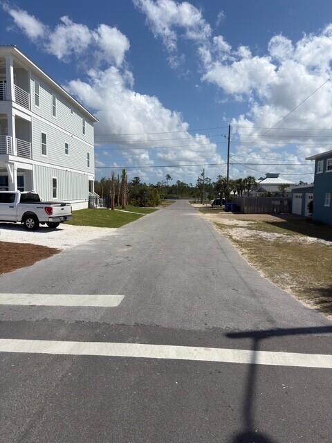 NO RECORDED SUBDIVISION - Land