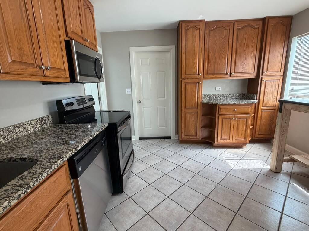 CREEKSIDE 5 - Residential Lease