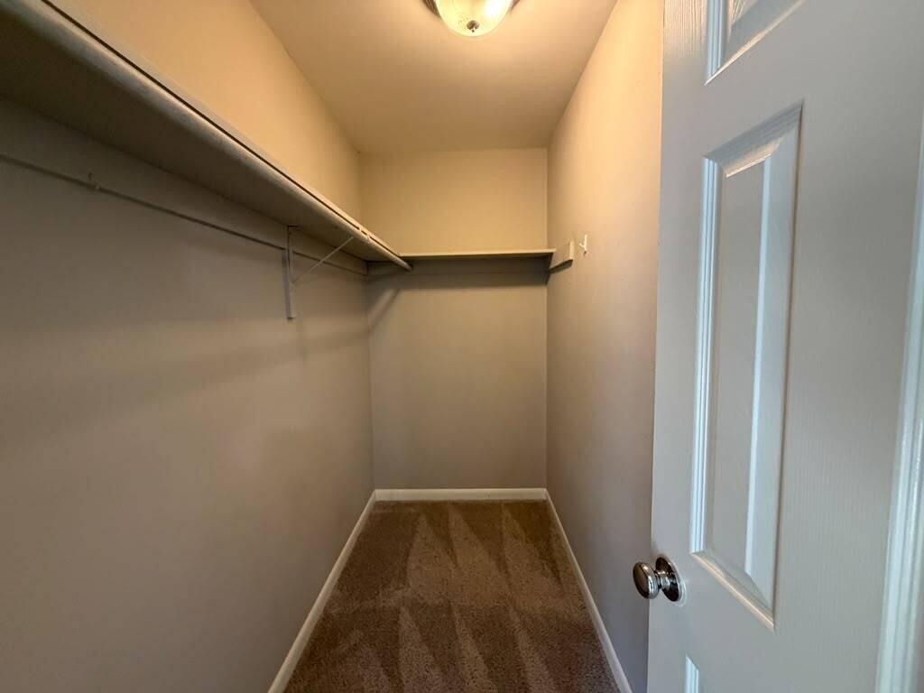 CREEKSIDE 5 - Residential Lease