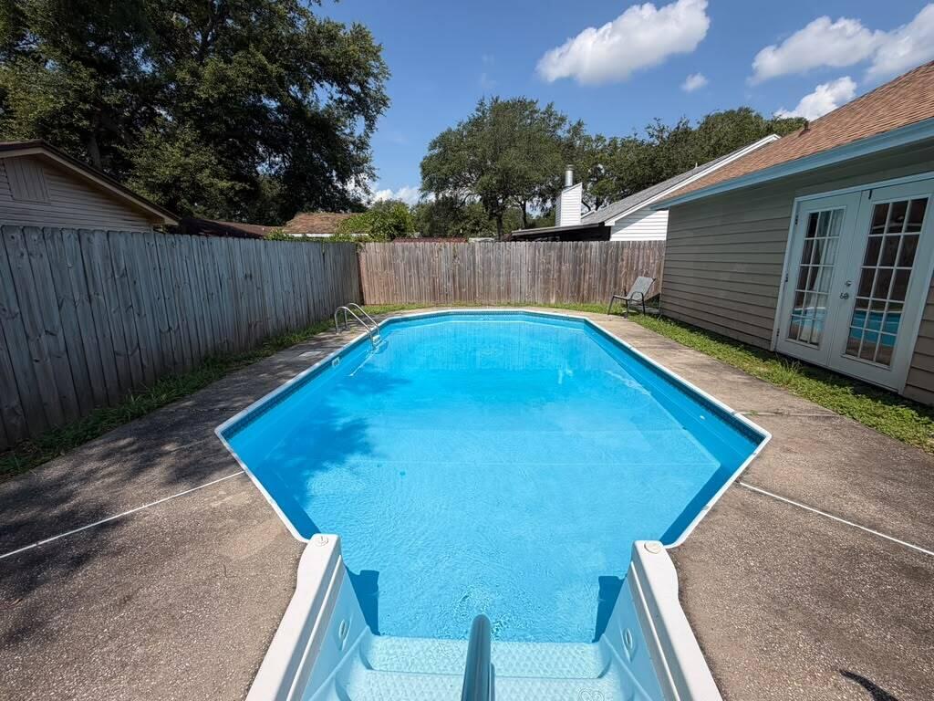 CREEKSIDE 5 - Residential Lease