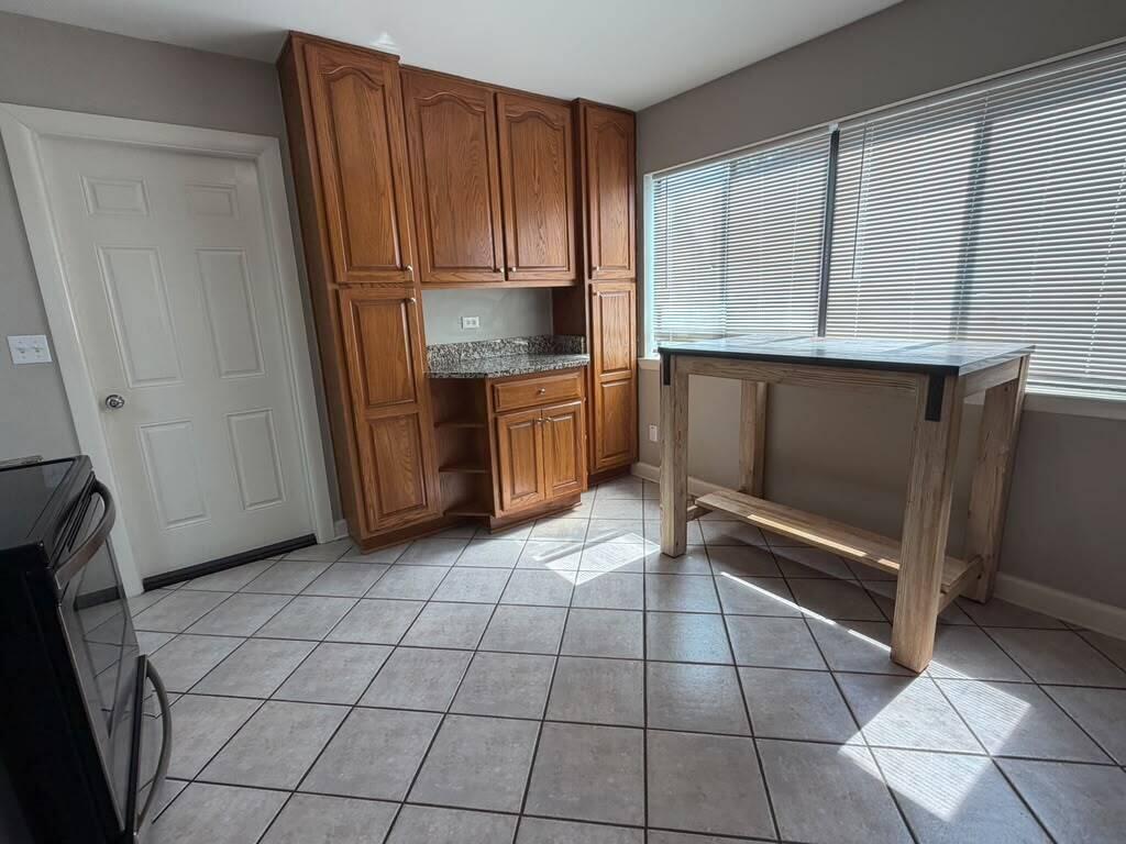 CREEKSIDE 5 - Residential Lease