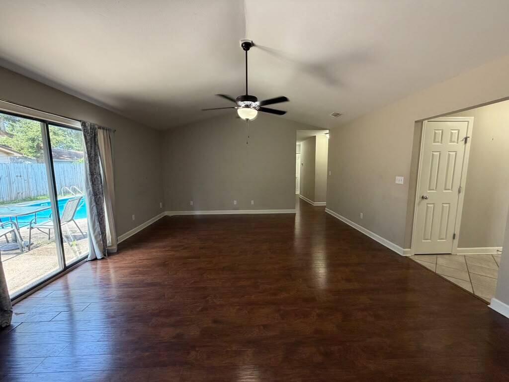CREEKSIDE 5 - Residential Lease