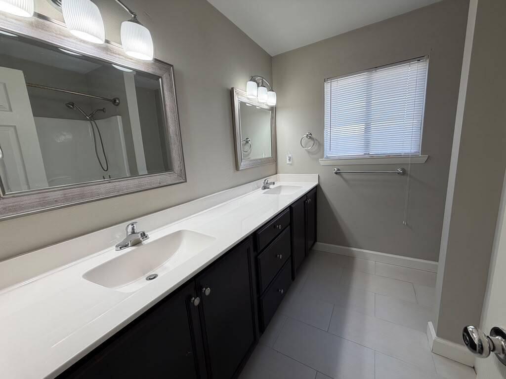 CREEKSIDE 5 - Residential Lease