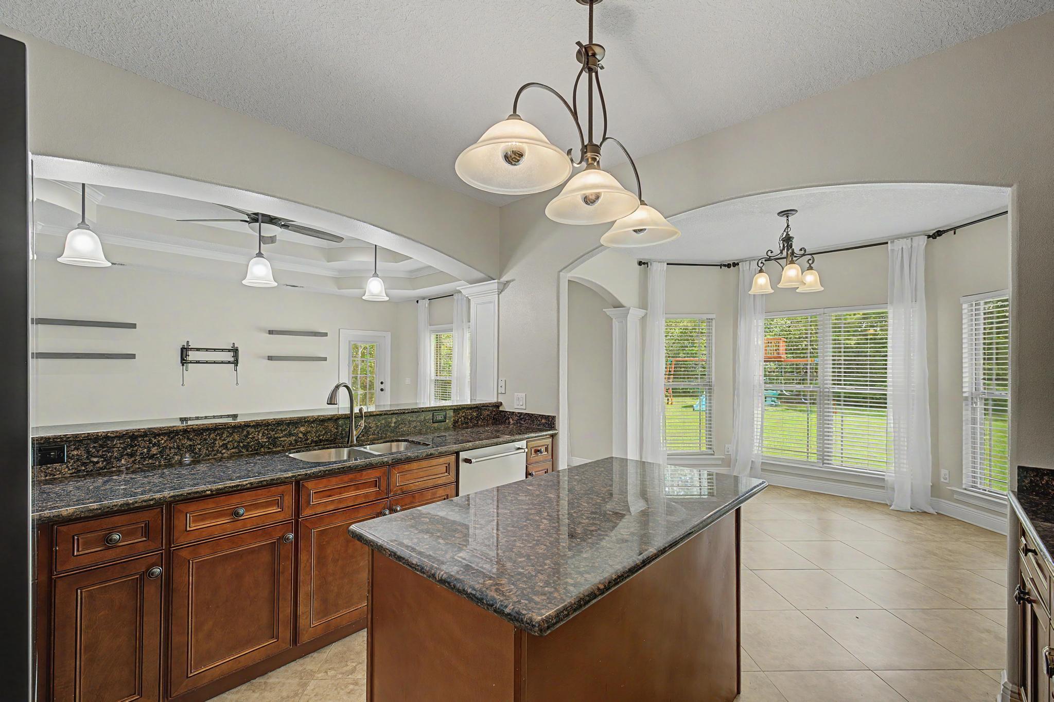 HOLLEY BY THE SEA - Residential