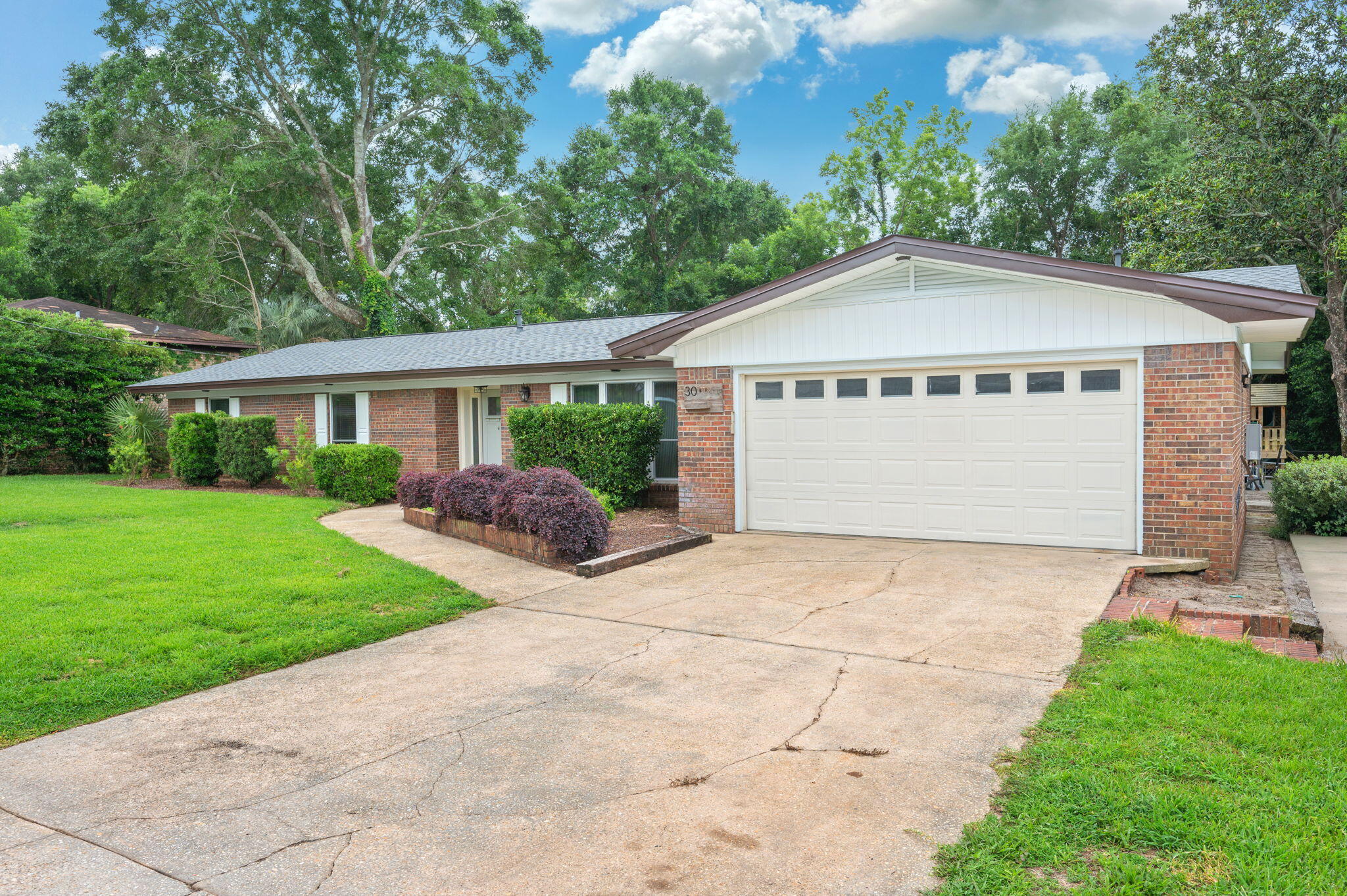 BAYOU POQUITO - Residential