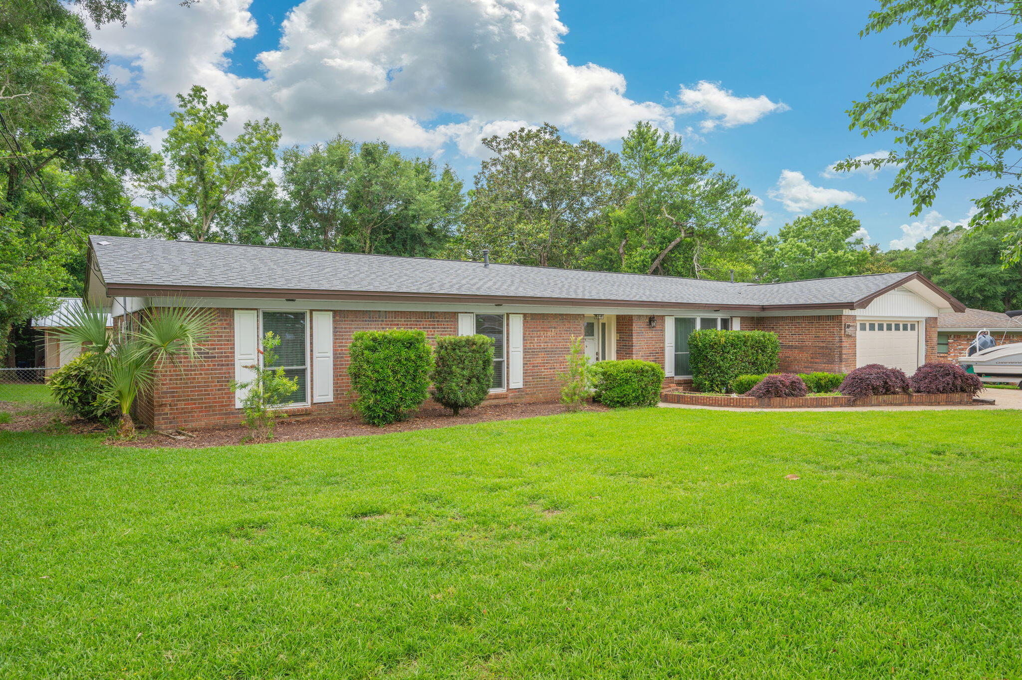 BAYOU POQUITO - Residential