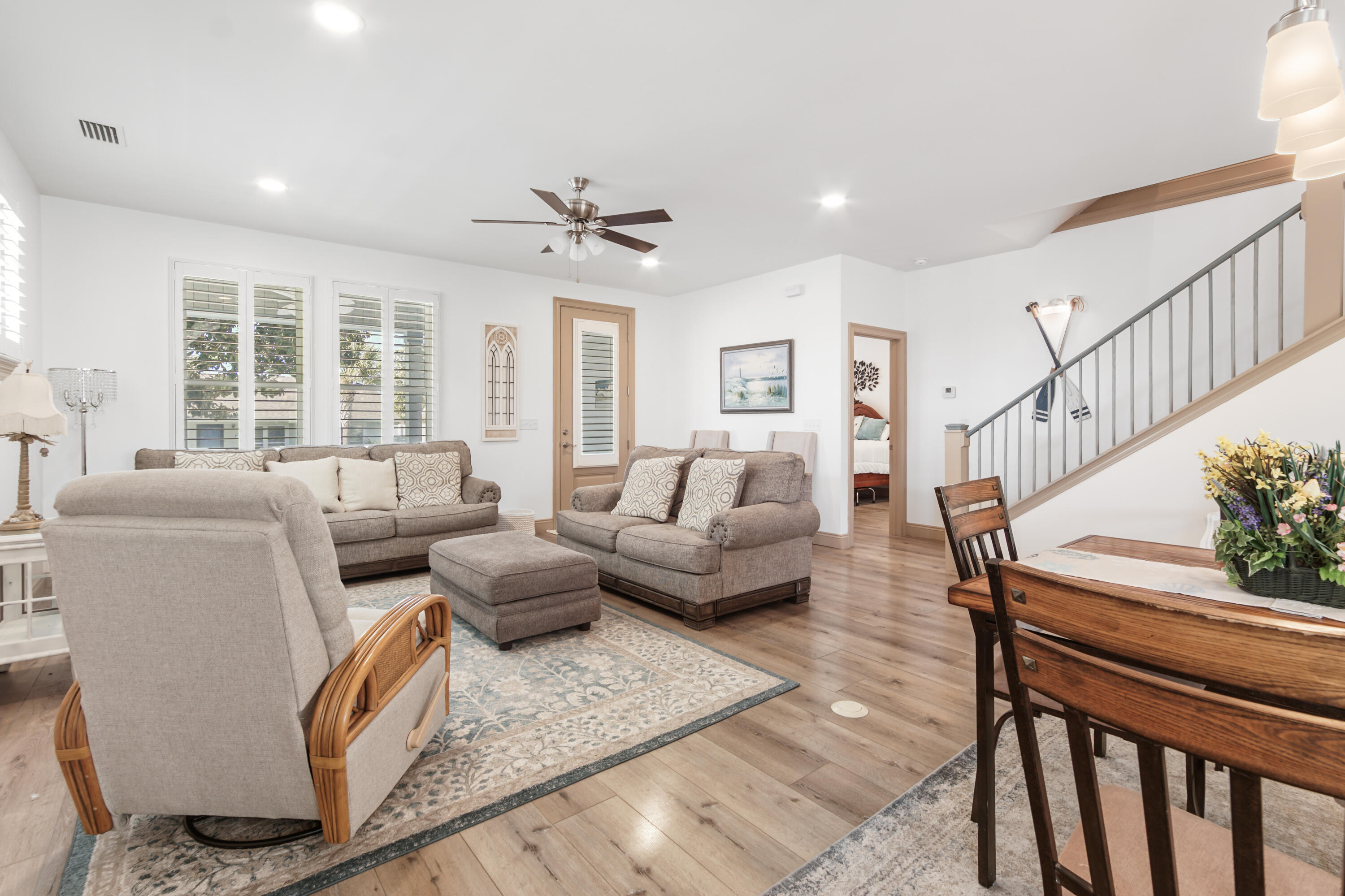 LAGUNA BEACH ESTATES 9TH ADDN - Residential