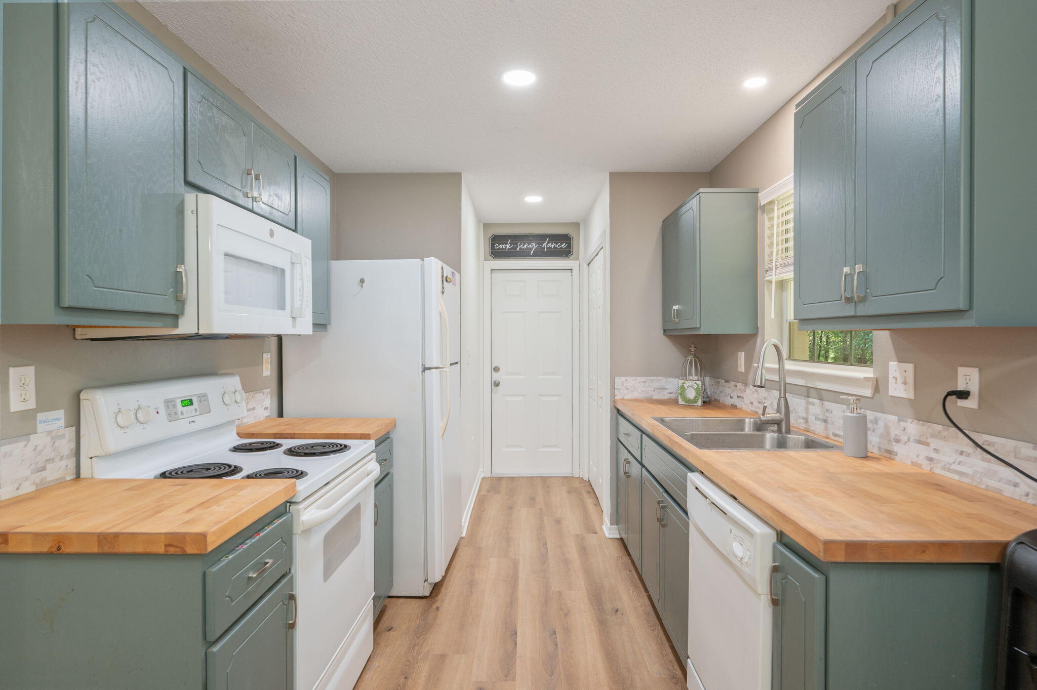 ADAMS POWELL - Residential