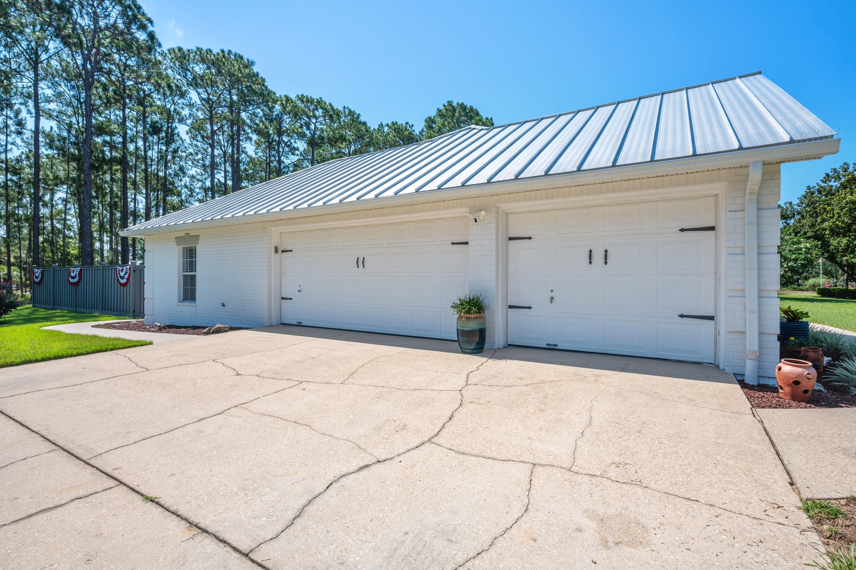 DANA POINTE - Residential