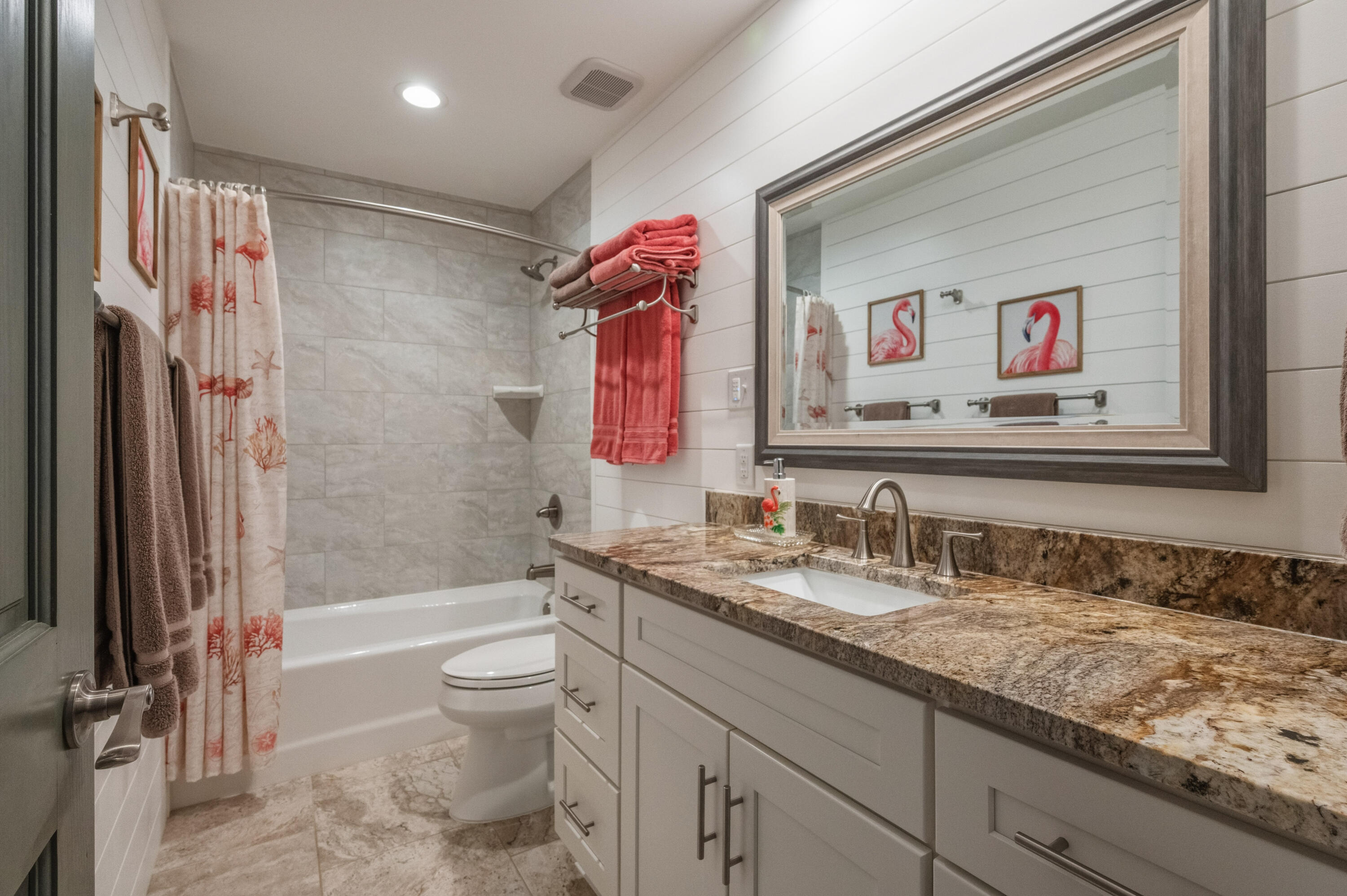 DANA POINTE - Residential