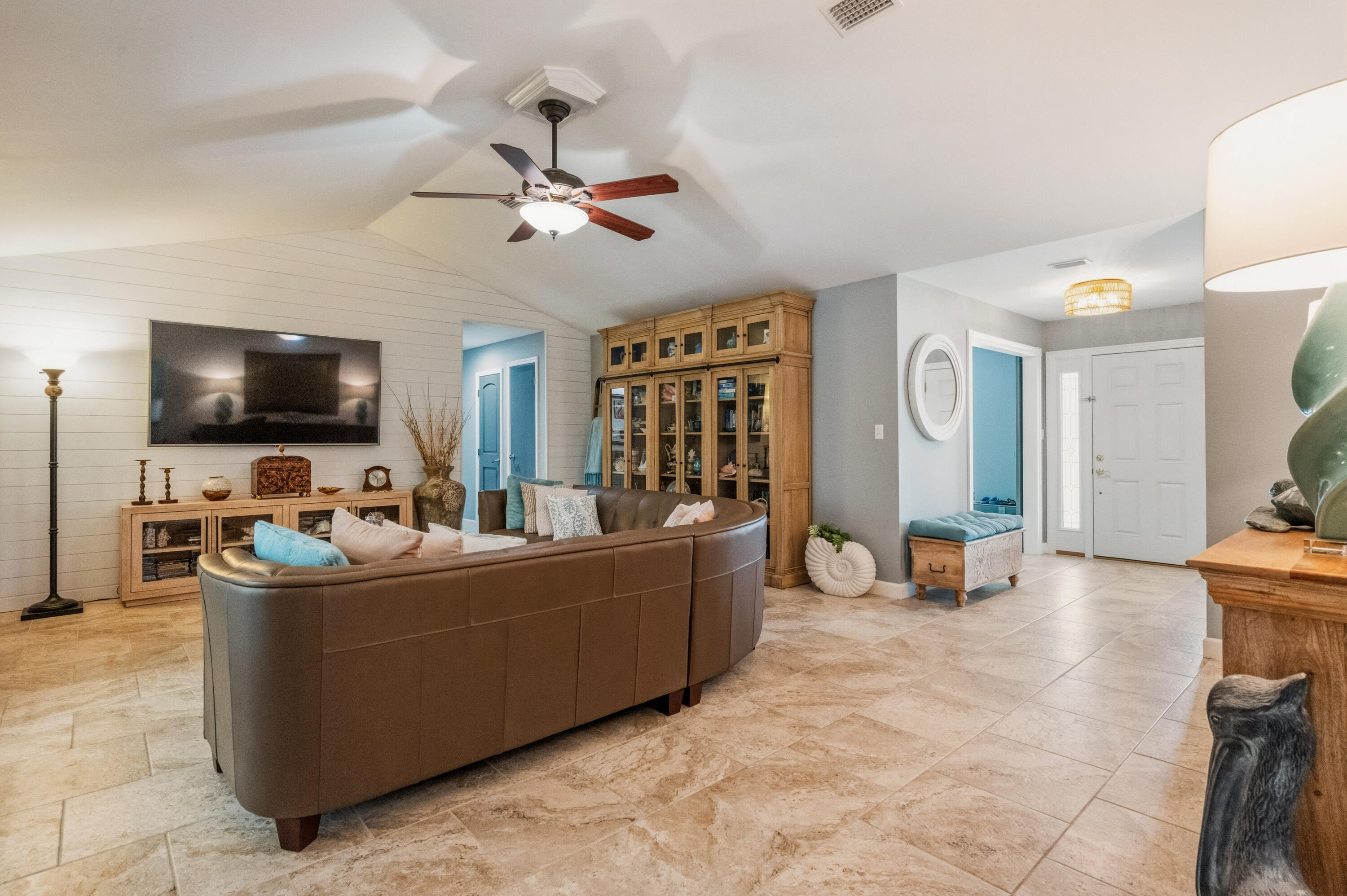 DANA POINTE - Residential