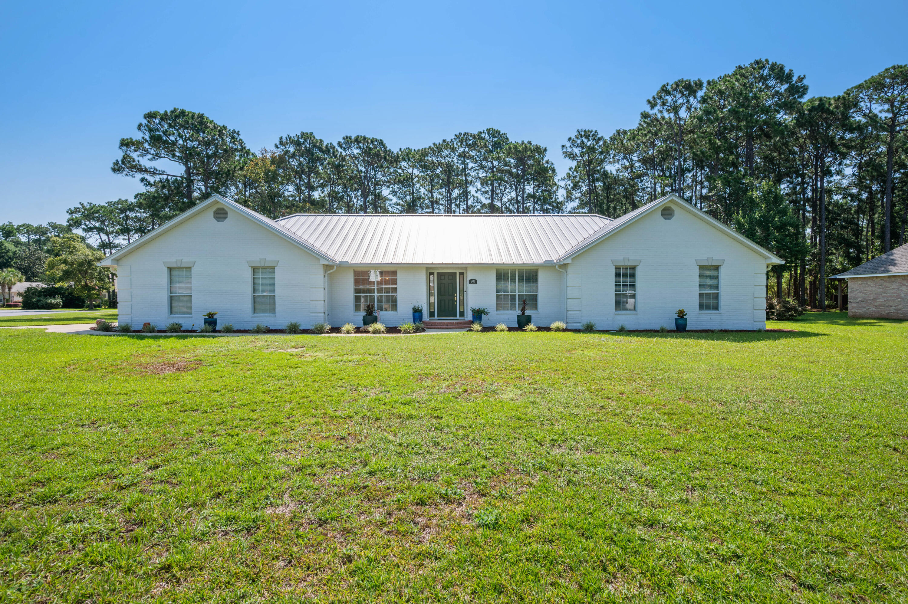 DANA POINTE - Residential
