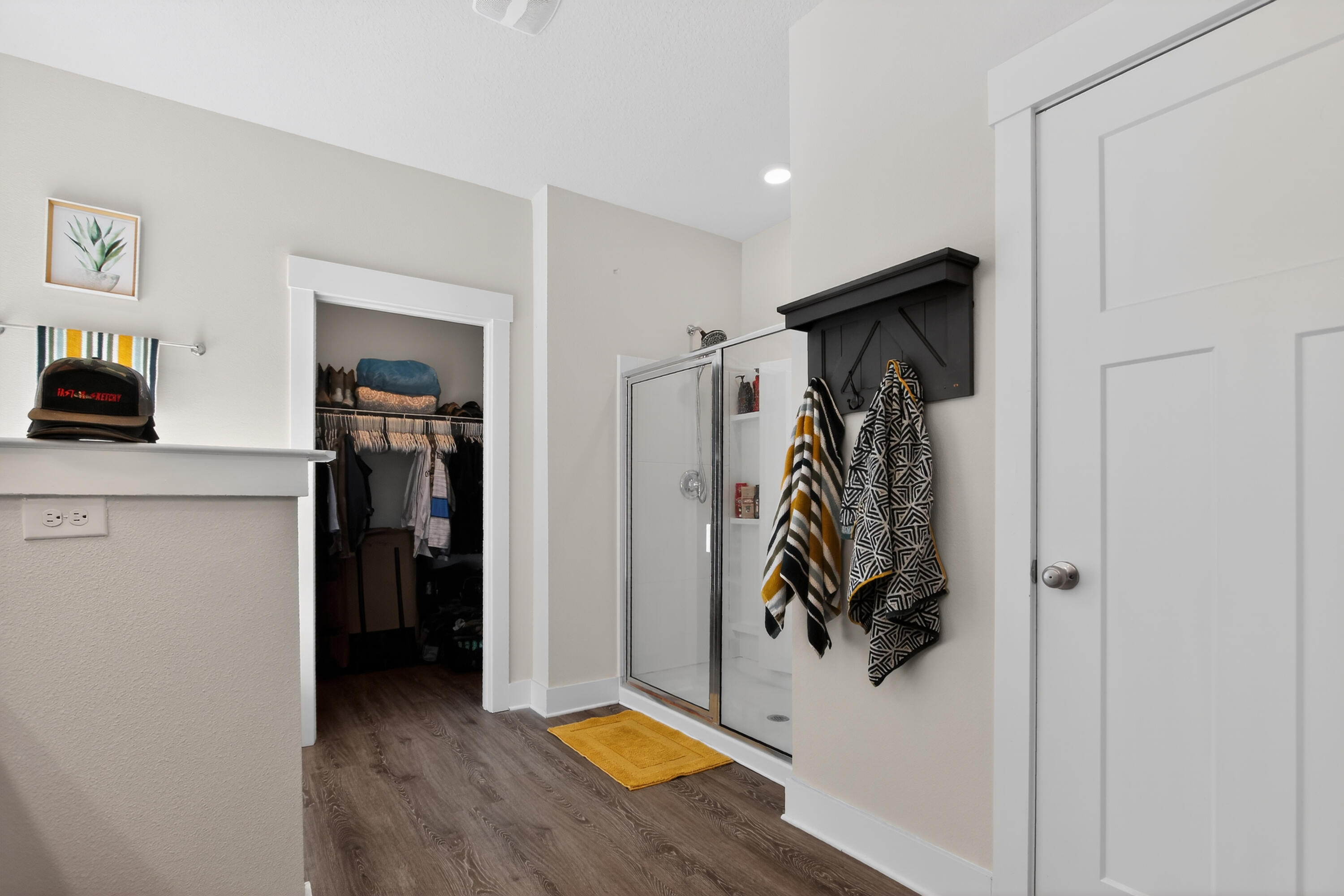 HILLWOOD ESTATES - Residential