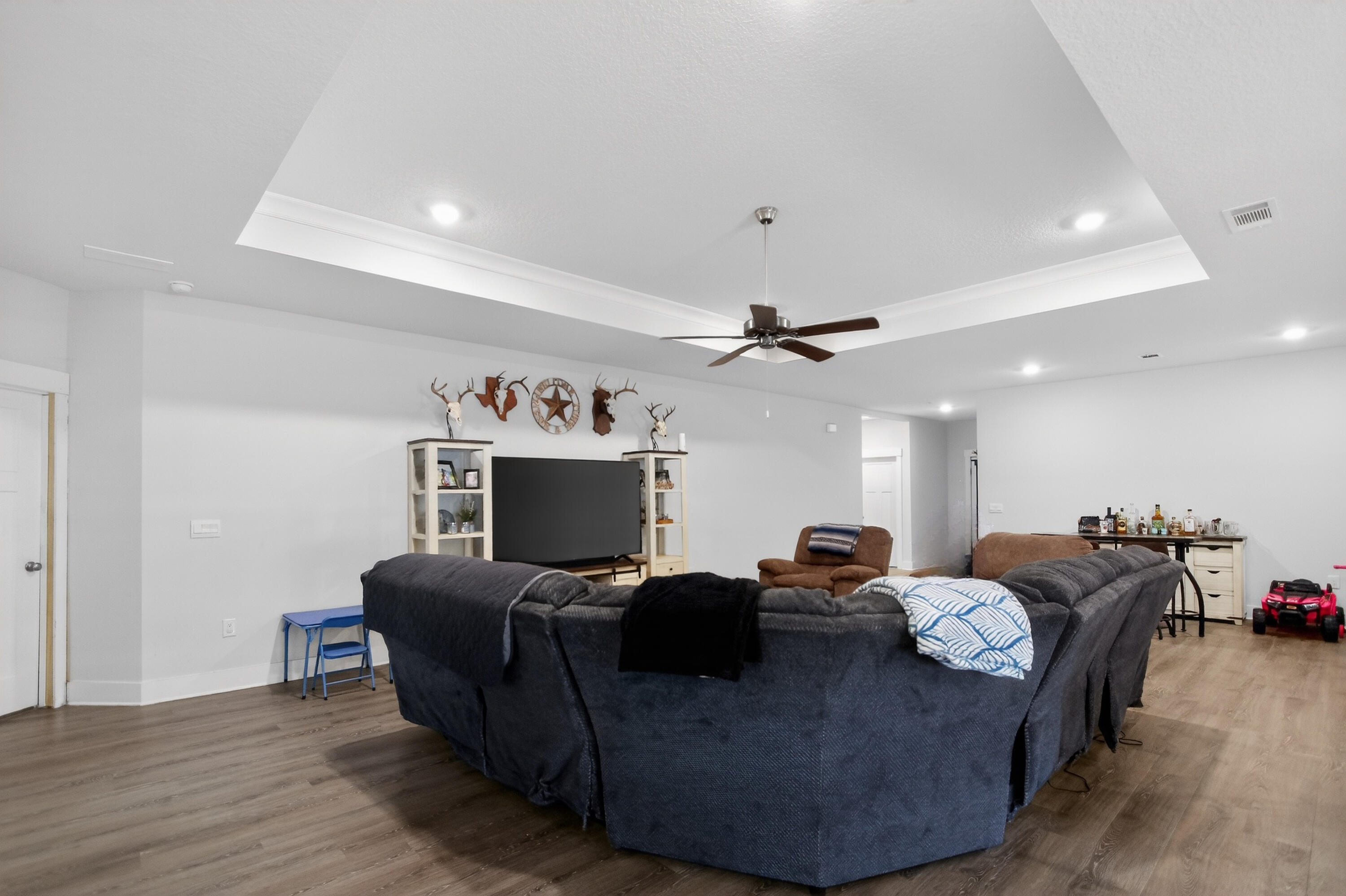 HILLWOOD ESTATES - Residential