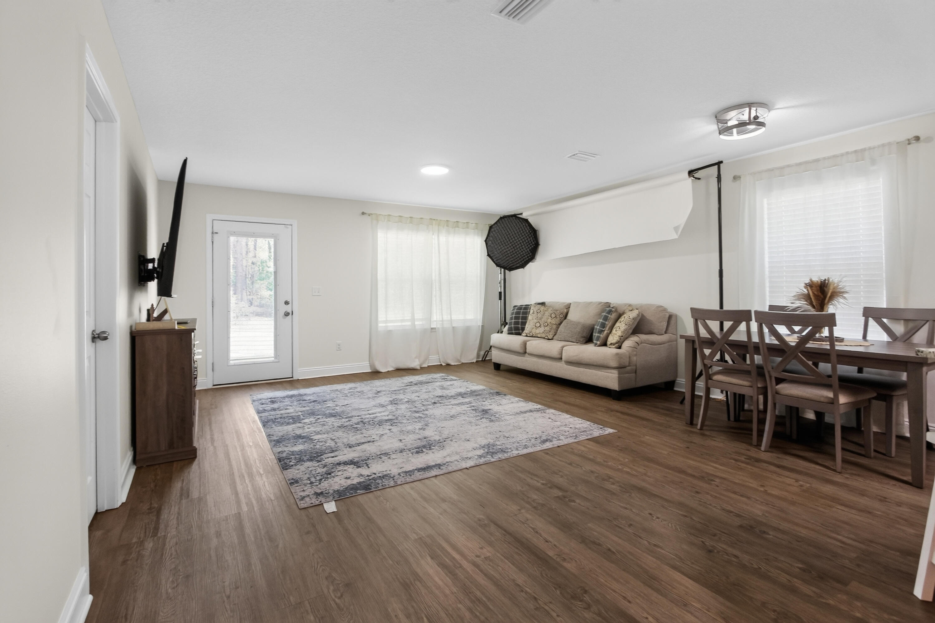 HOLLEY GROVE SOUTH - Residential Lease