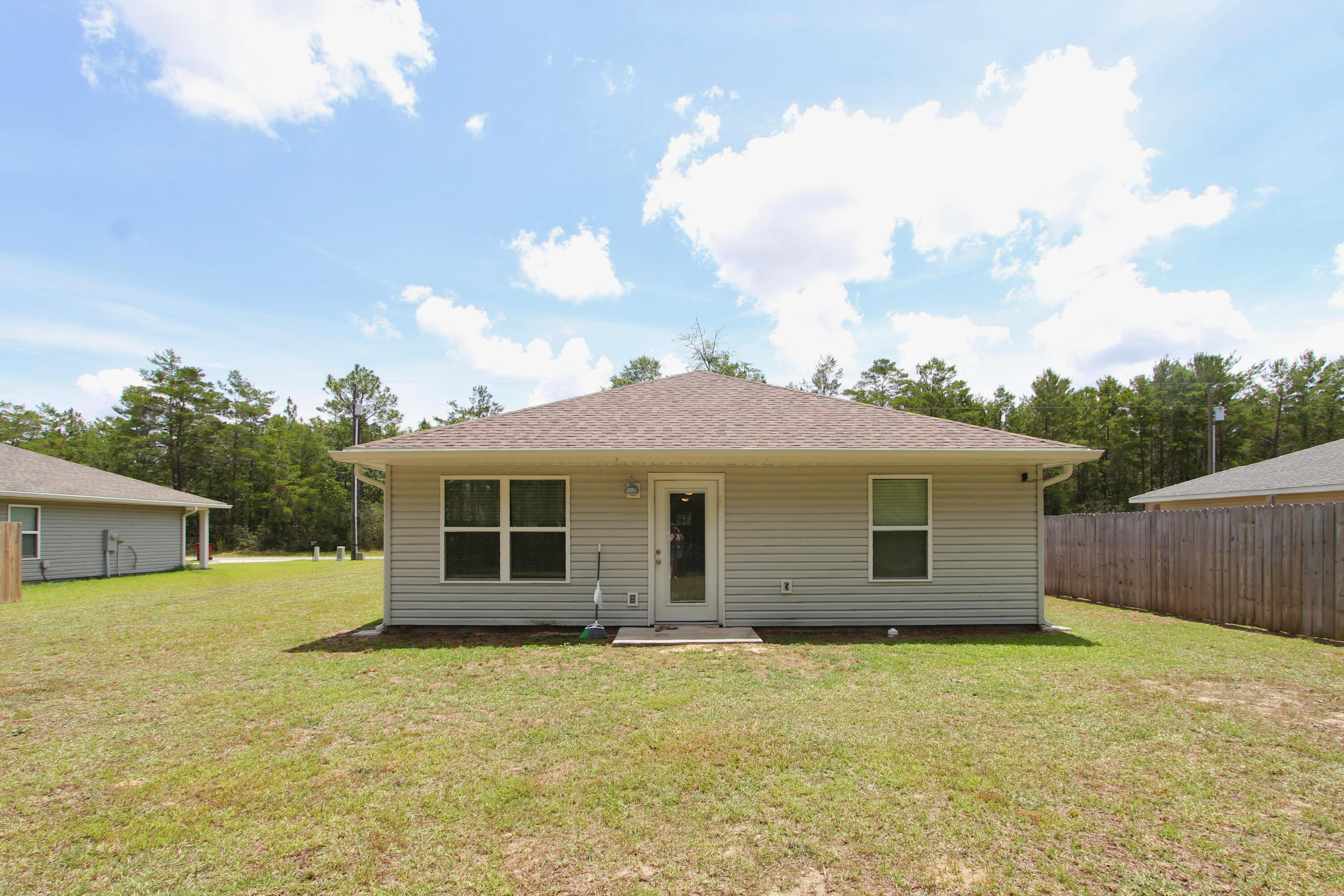 HOLLEY GROVE SOUTH - Residential Lease