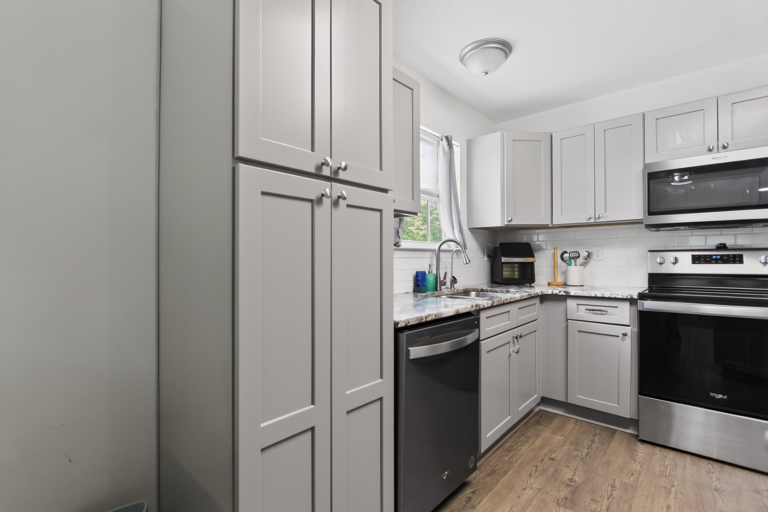 HOLLEY GROVE SOUTH - Residential Lease